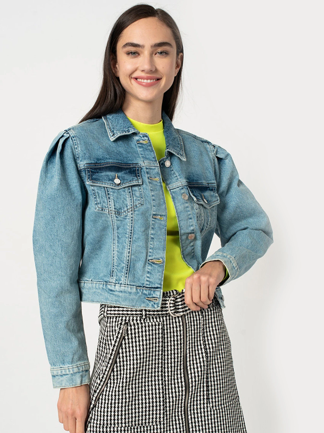 Куртки и дубленки GUESS модель W0YN32-D42L1-SLLA Фото