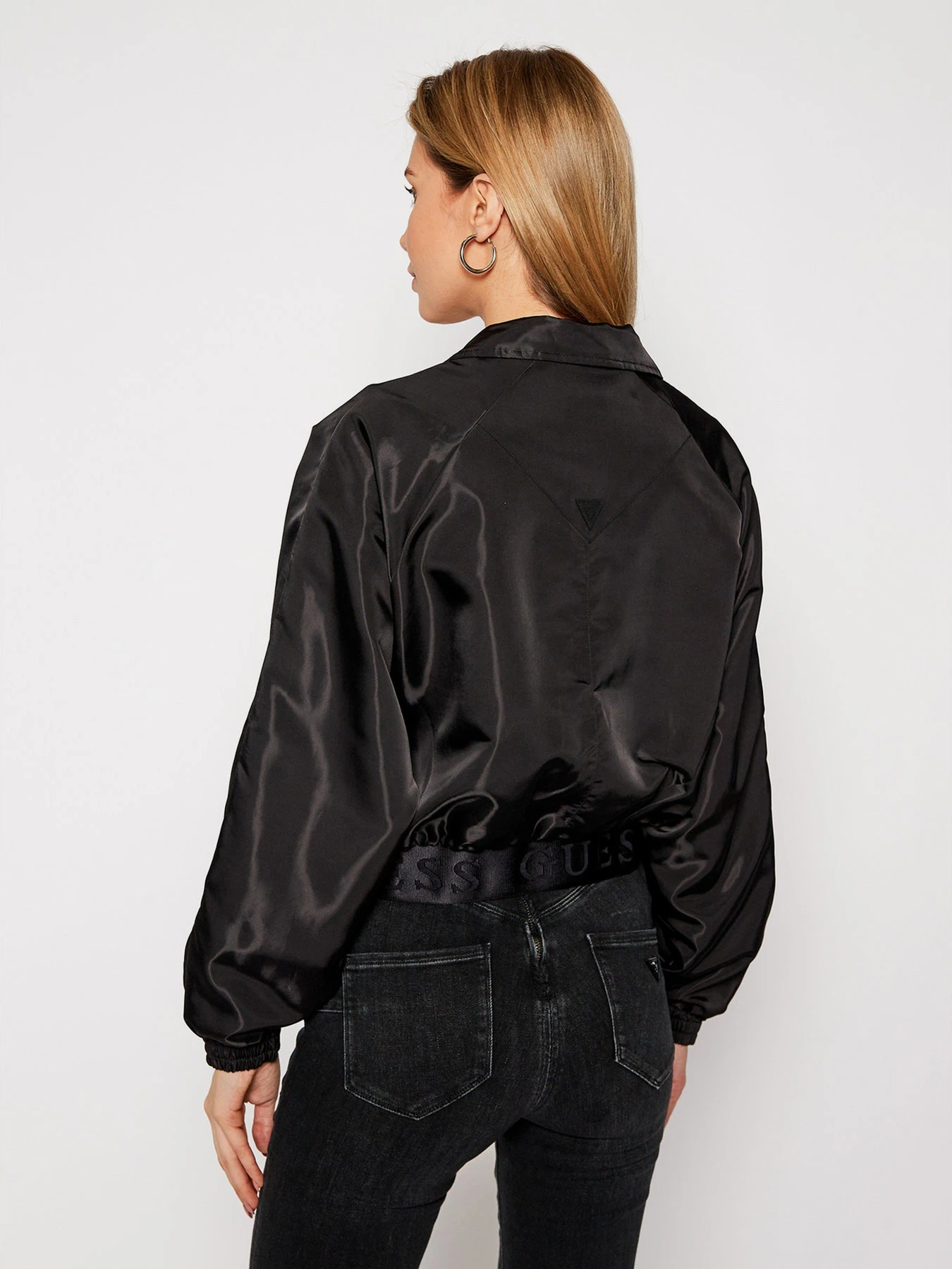 Куртки та дублянки GUESS модель W1RL84-WDOG2-JBLK Куртки та дублянки GUESS модель W1RL84-WDOG2-JBLK Фото