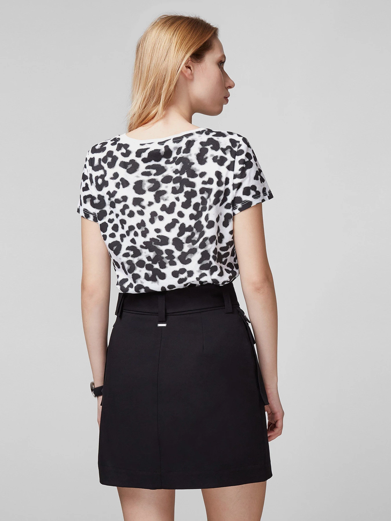 Футболки и поло GUESS модель W1RI98-JA900-P07Q Футболки и поло GUESS модель W1RI98-JA900-P07Q Фото