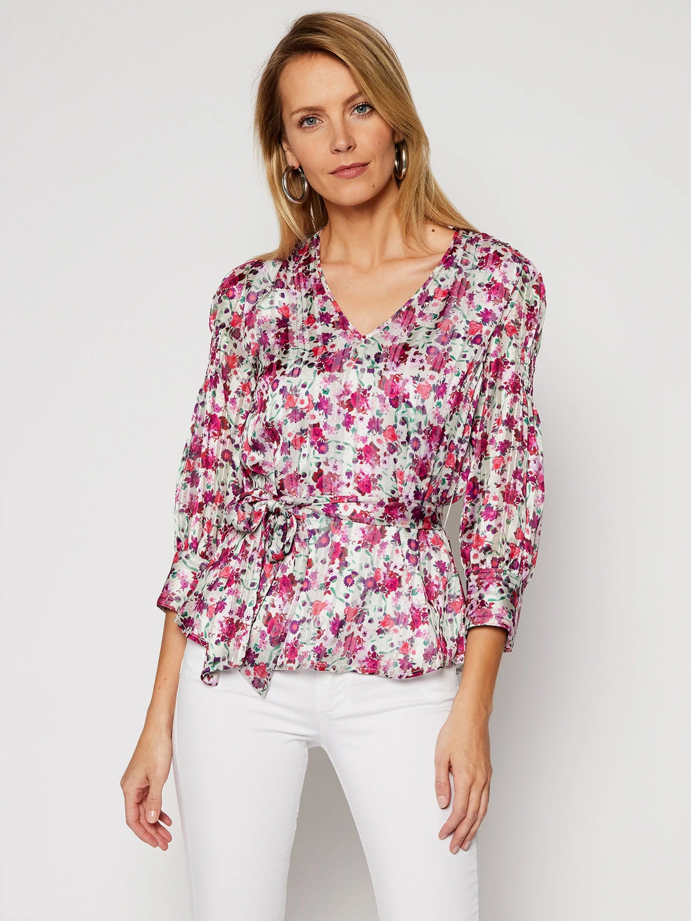 Рубашки GUESS Anieta модель W1RH49-WDON2-P66X Рубашки GUESS Anieta модель W1RH49-WDON2-P66X Фото