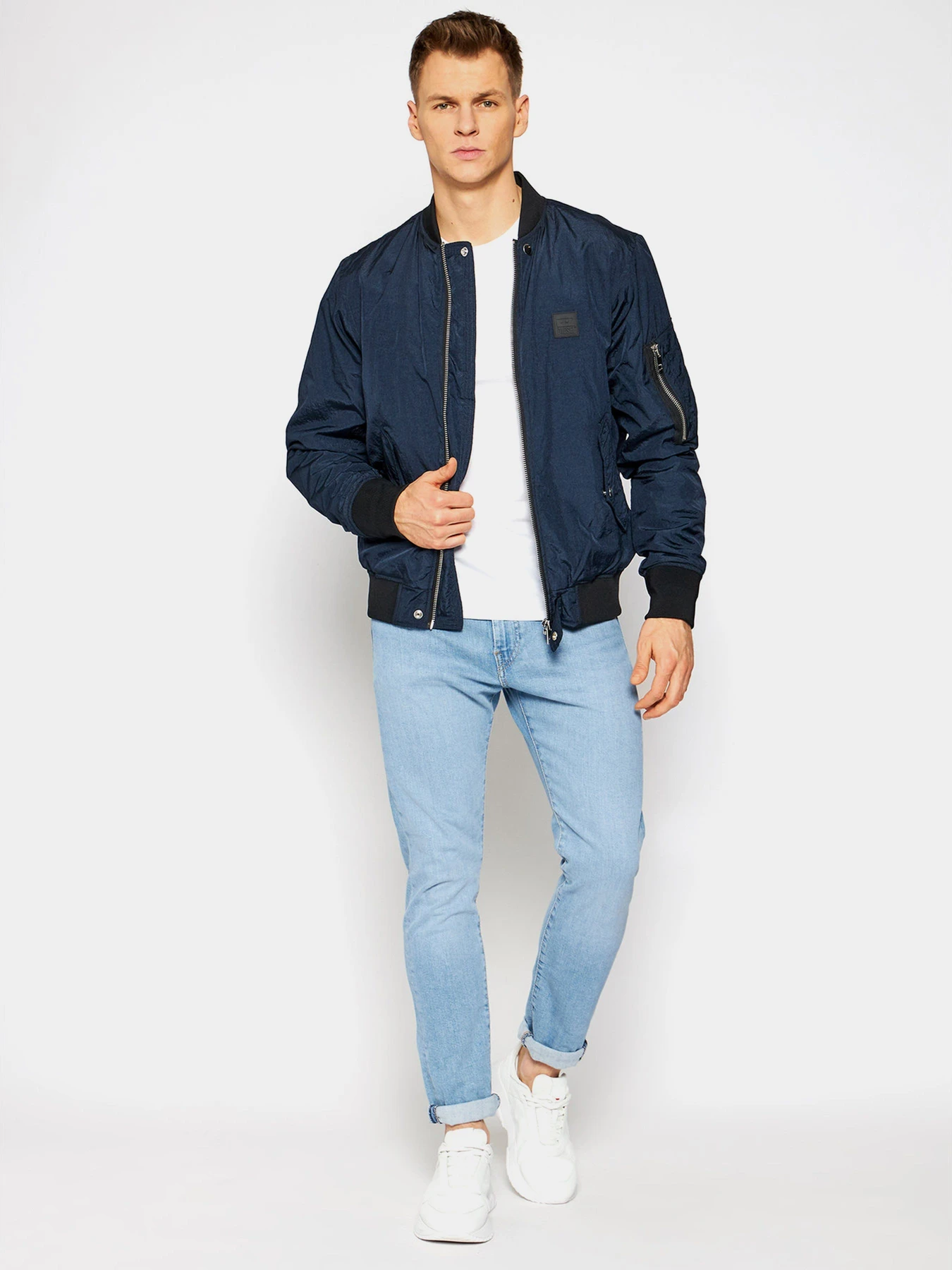 Футболки и поло GUESS модель M1RI36-I3Z11-TWHT Футболки и поло GUESS модель M1RI36-I3Z11-TWHT Фото