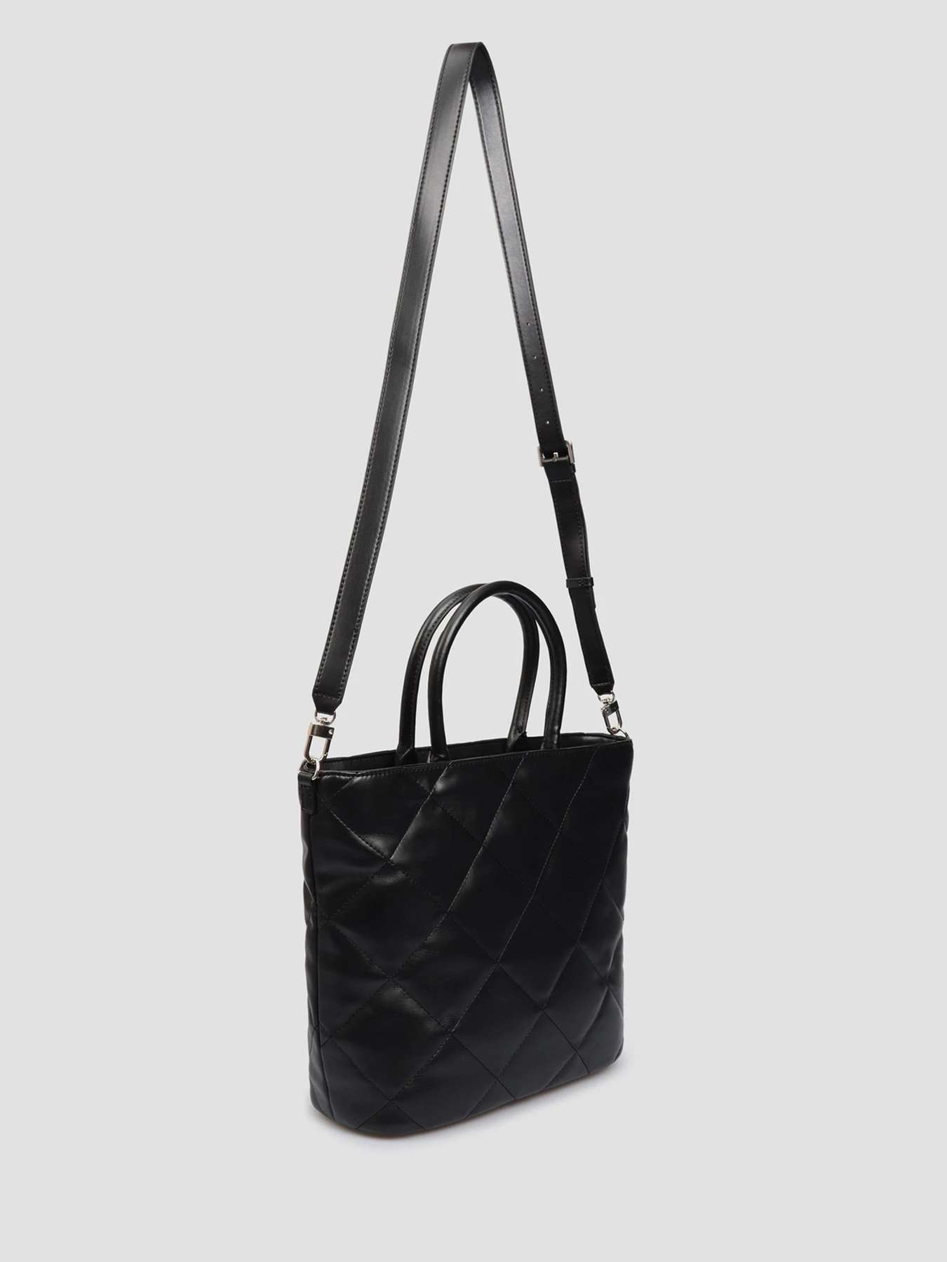 Сумки GUESS модель HWQB75-80230-BLA Фото