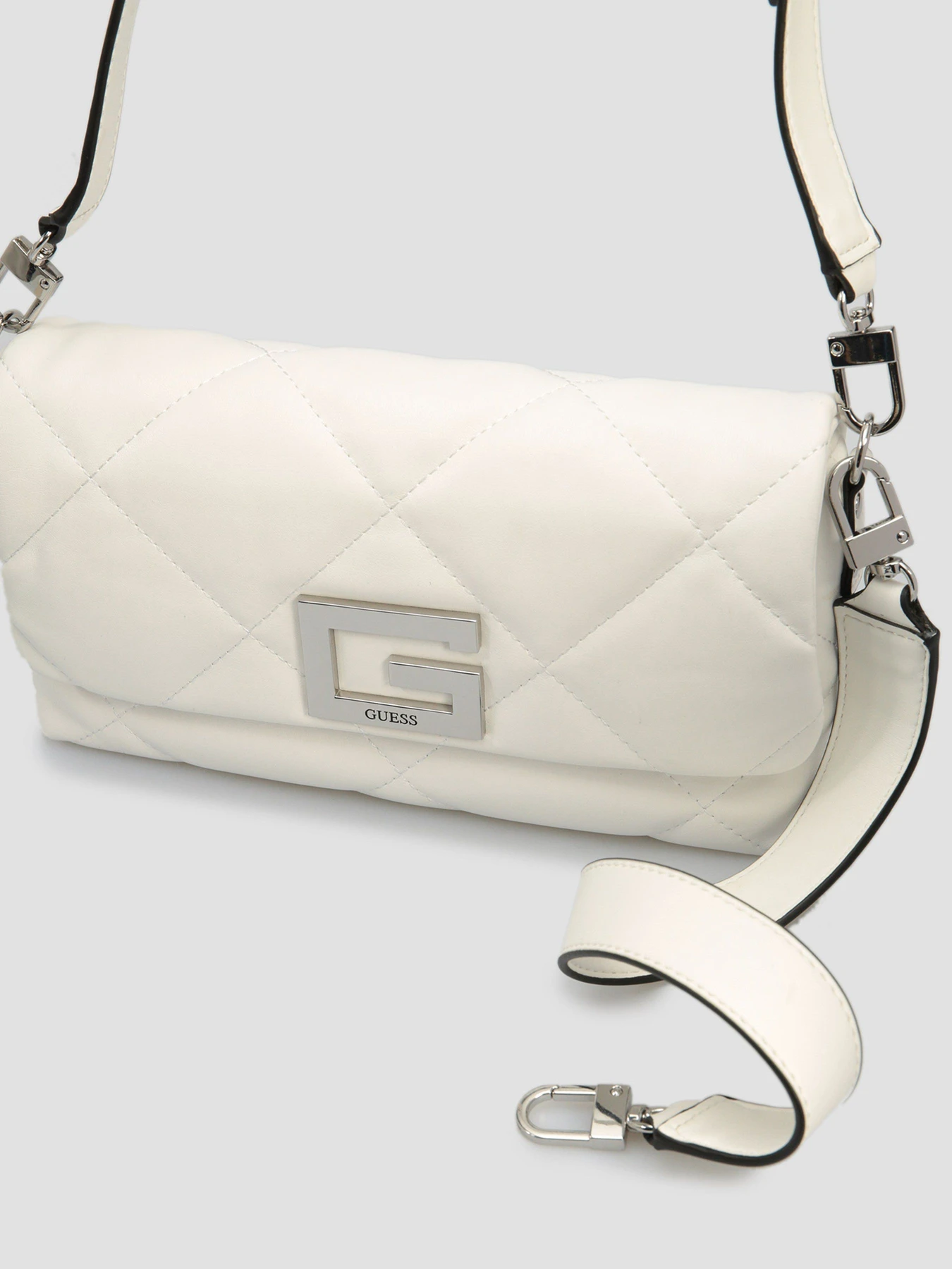 Сумки GUESS модель HWQW75-80190-WHI Сумки GUESS модель HWQW75-80190-WHI Фото