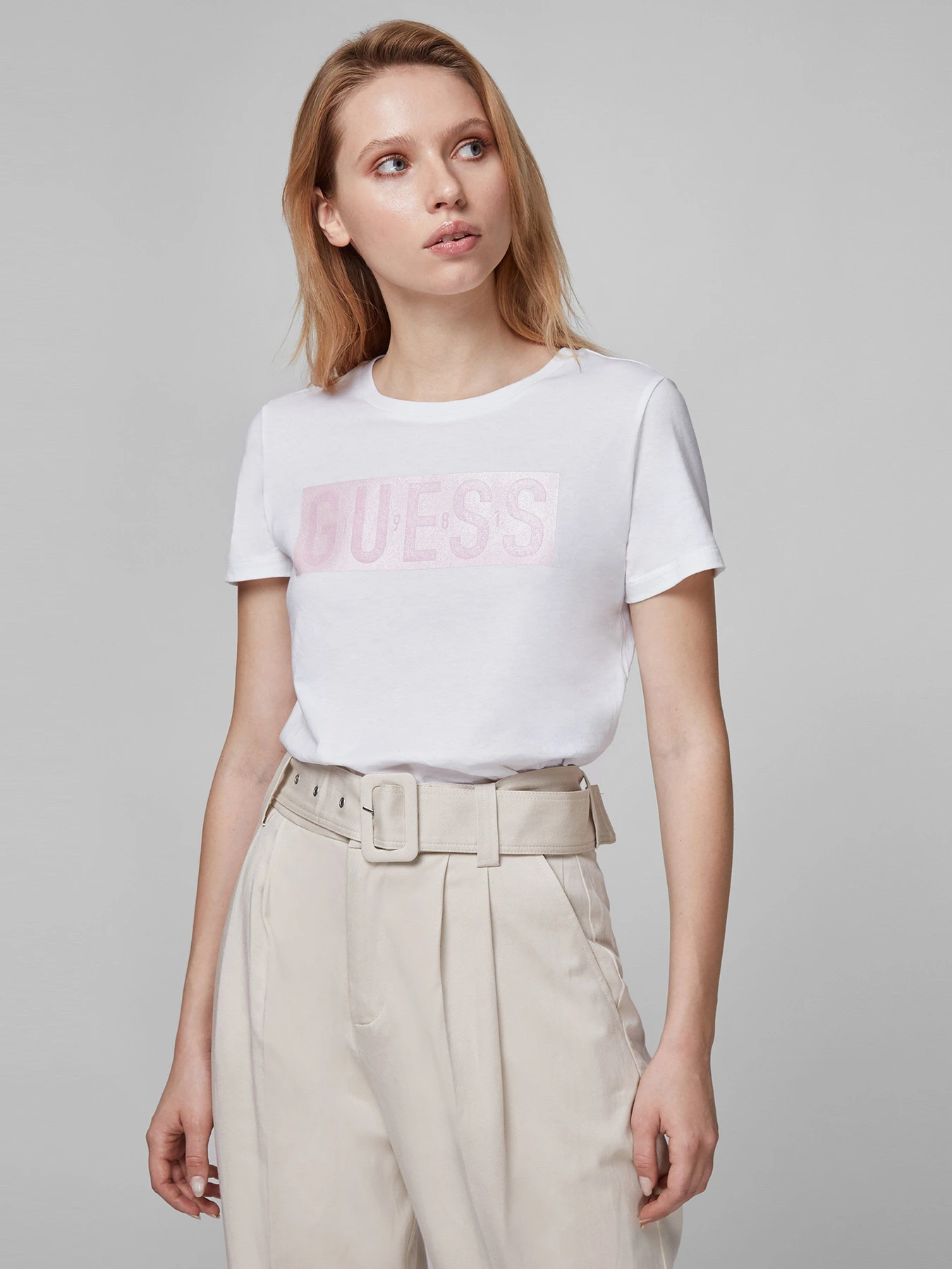 Футболки и поло GUESS модель W1RI05-JA900-TWHT Футболки и поло GUESS модель W1RI05-JA900-TWHT Фото