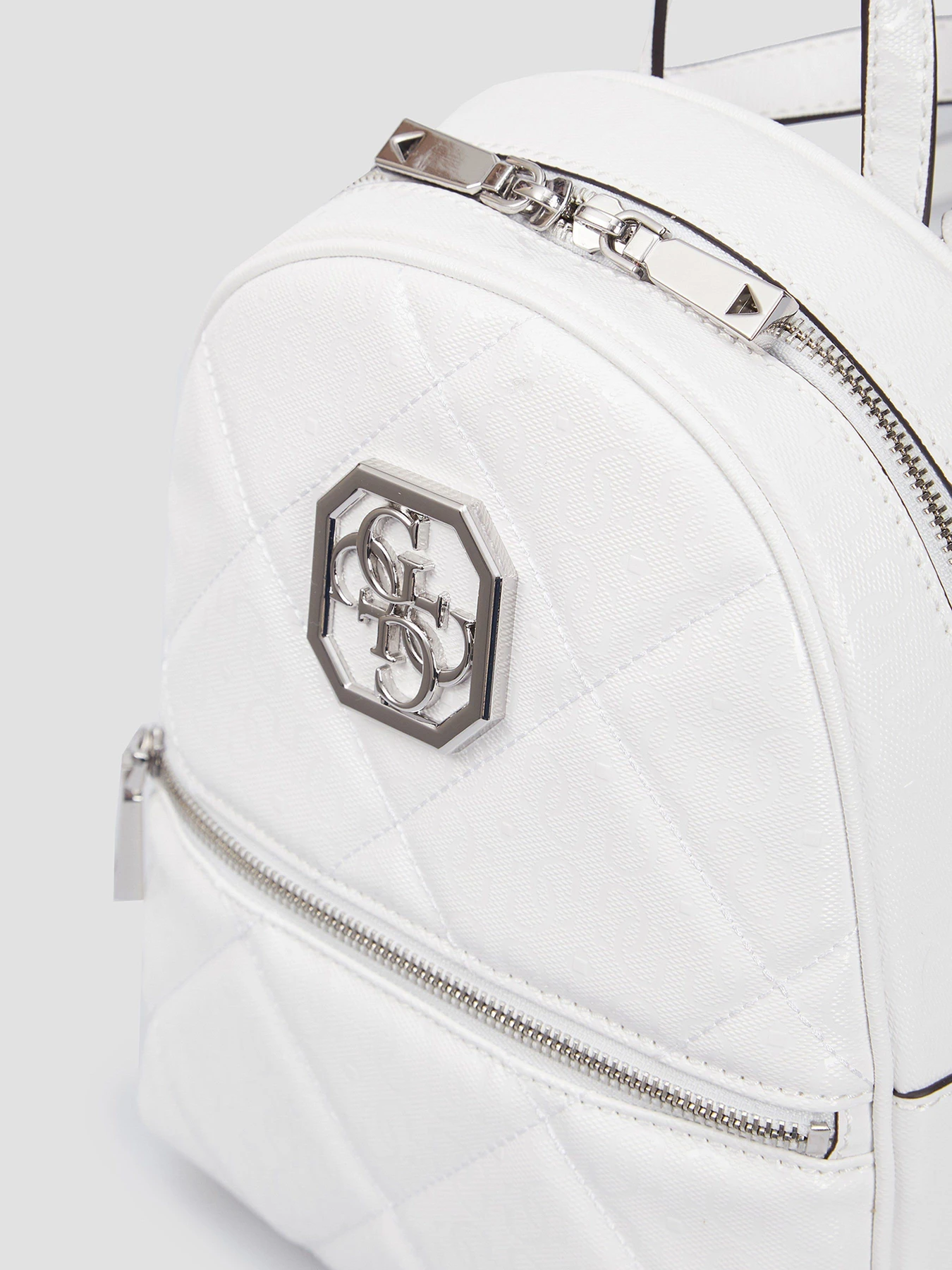 Рюкзаки GUESS
Dilla модель HWWY79-71320-WHI Рюкзаки GUESS
Dilla модель HWWY79-71320-WHI Фото