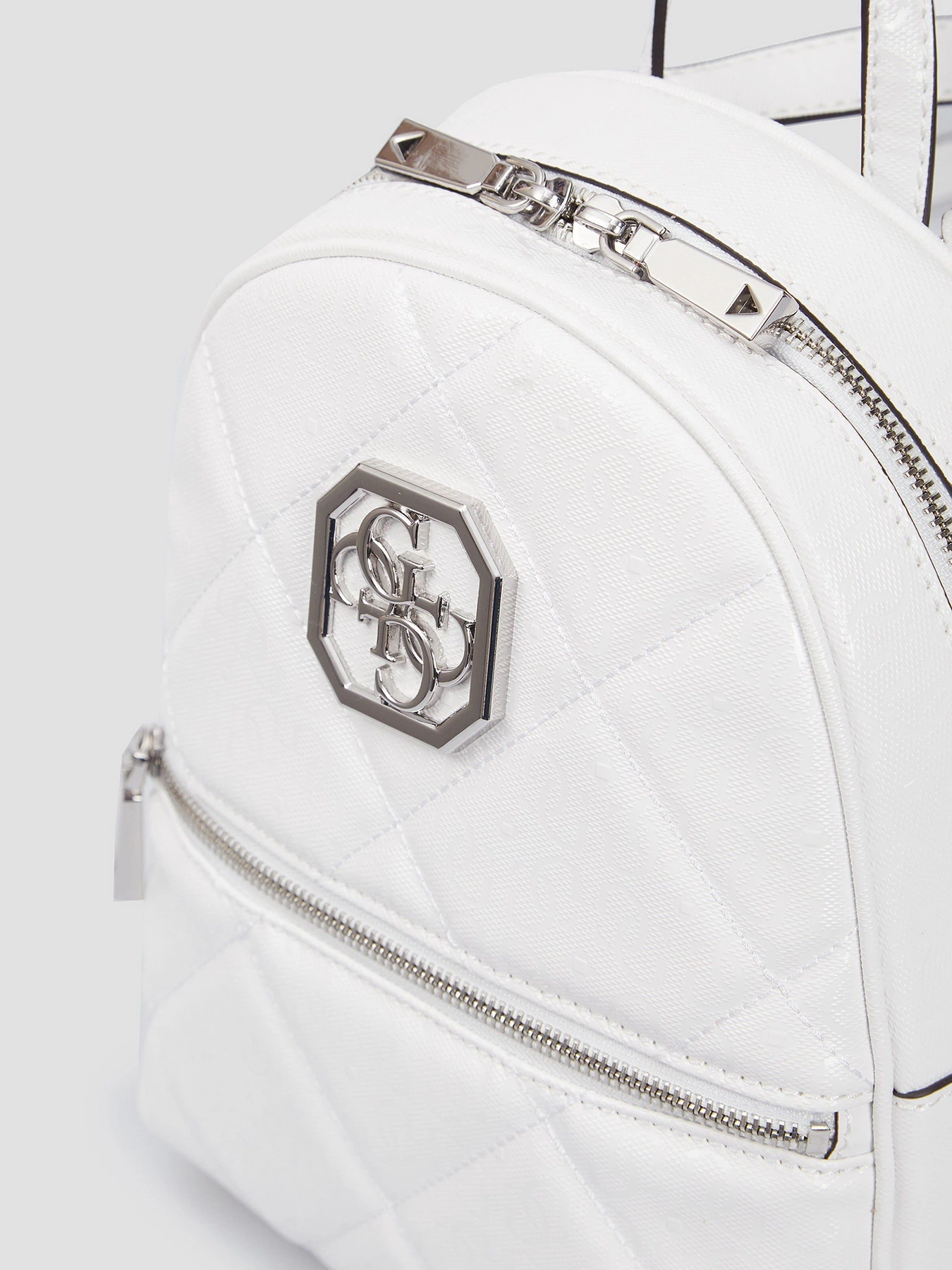 Рюкзаки GUESS
Dilla модель HWWY79-71320-WHI Рюкзаки GUESS
Dilla модель HWWY79-71320-WHI Фото