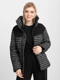 Куртки та дублянки GUESS модель W1BL10.WE4A0;F061 Фото