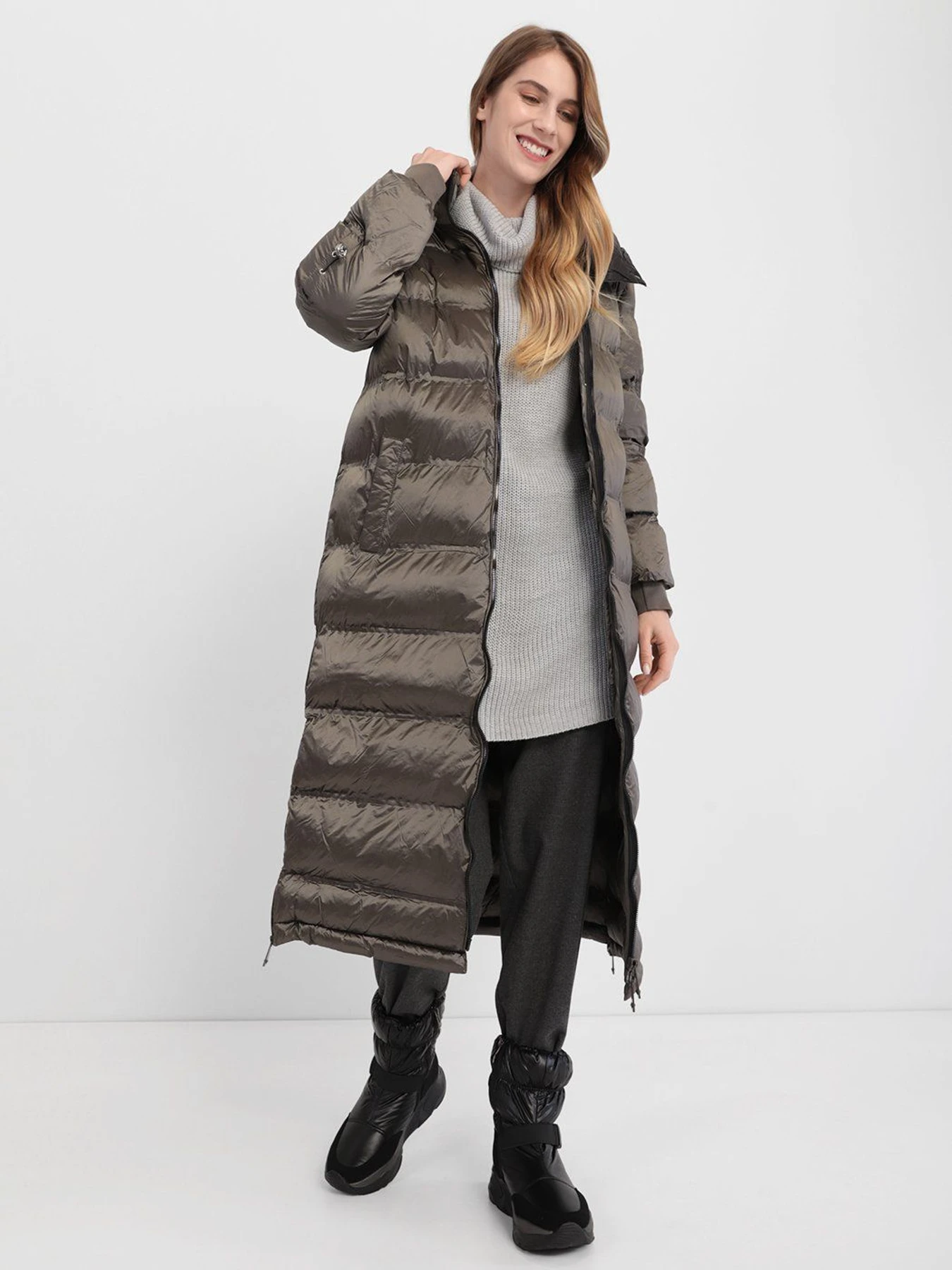 Куртки и дубленки GUESS модель W1BL29.WE4N0;G8ED Куртки и дубленки GUESS модель W1BL29.WE4N0;G8ED Фото