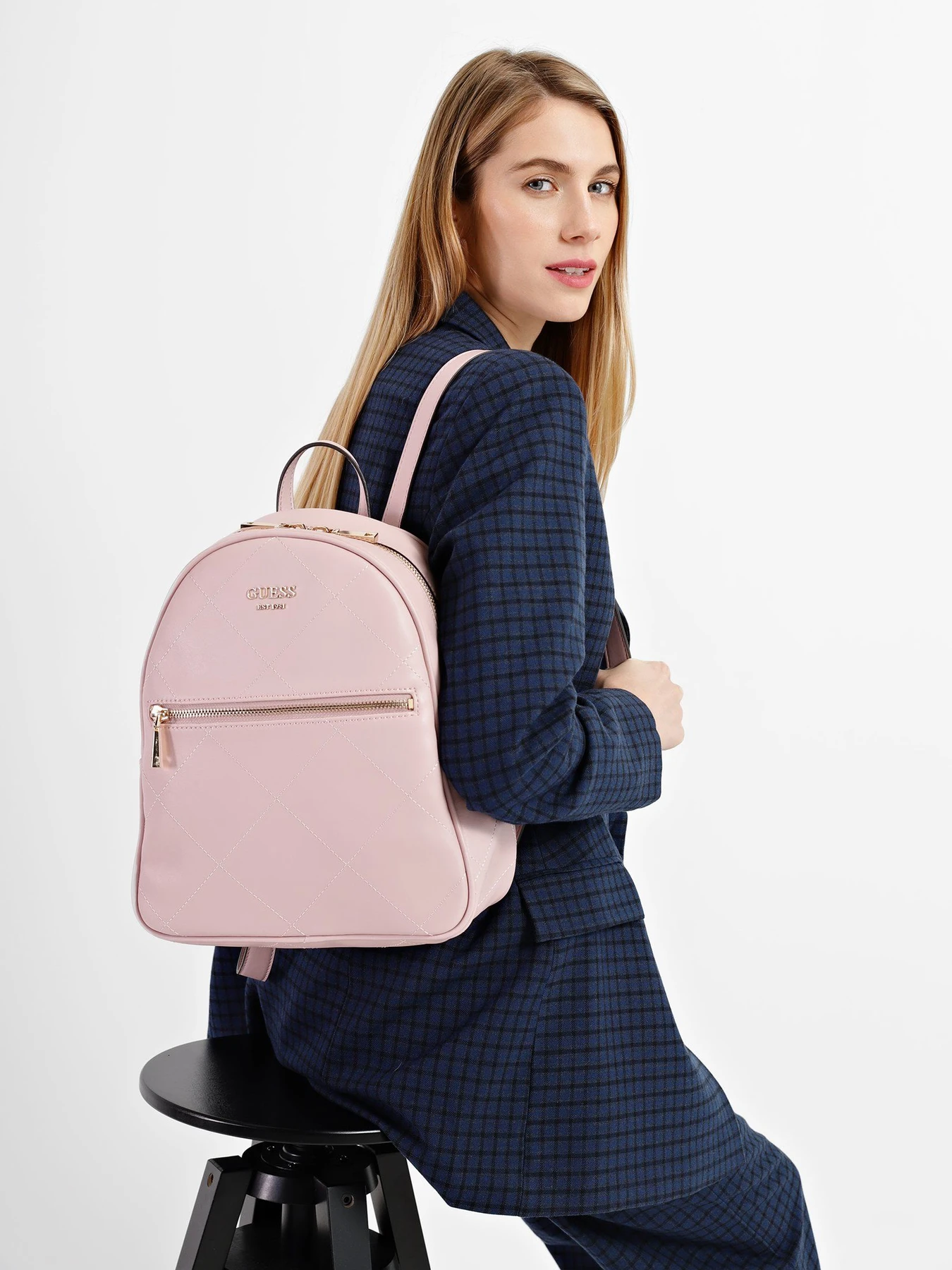 Рюкзаки GUESS модель HWQO69.95320;DPD Фото