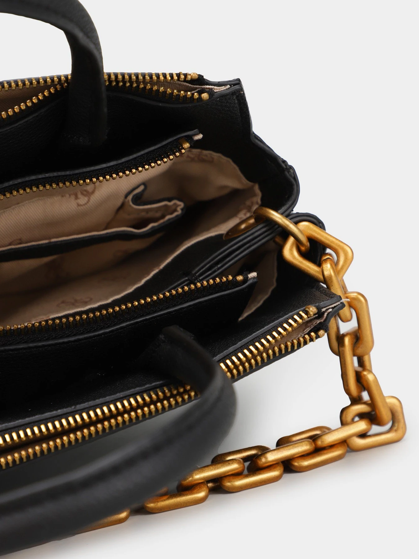 Сумки GUESS Turin Tri Cmprtmnt Satchel модель HWVB84.00060;BLA Фото