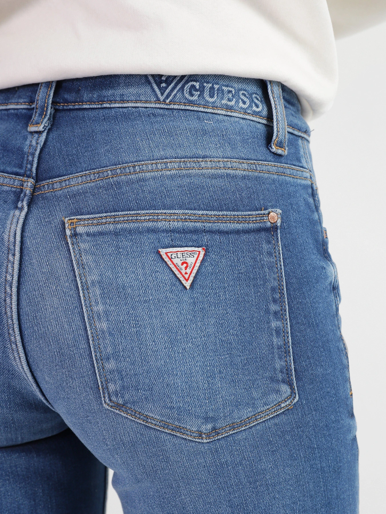 Джинси GUESS Straight модель W2RA58.D4KJ1;ALPA Фото