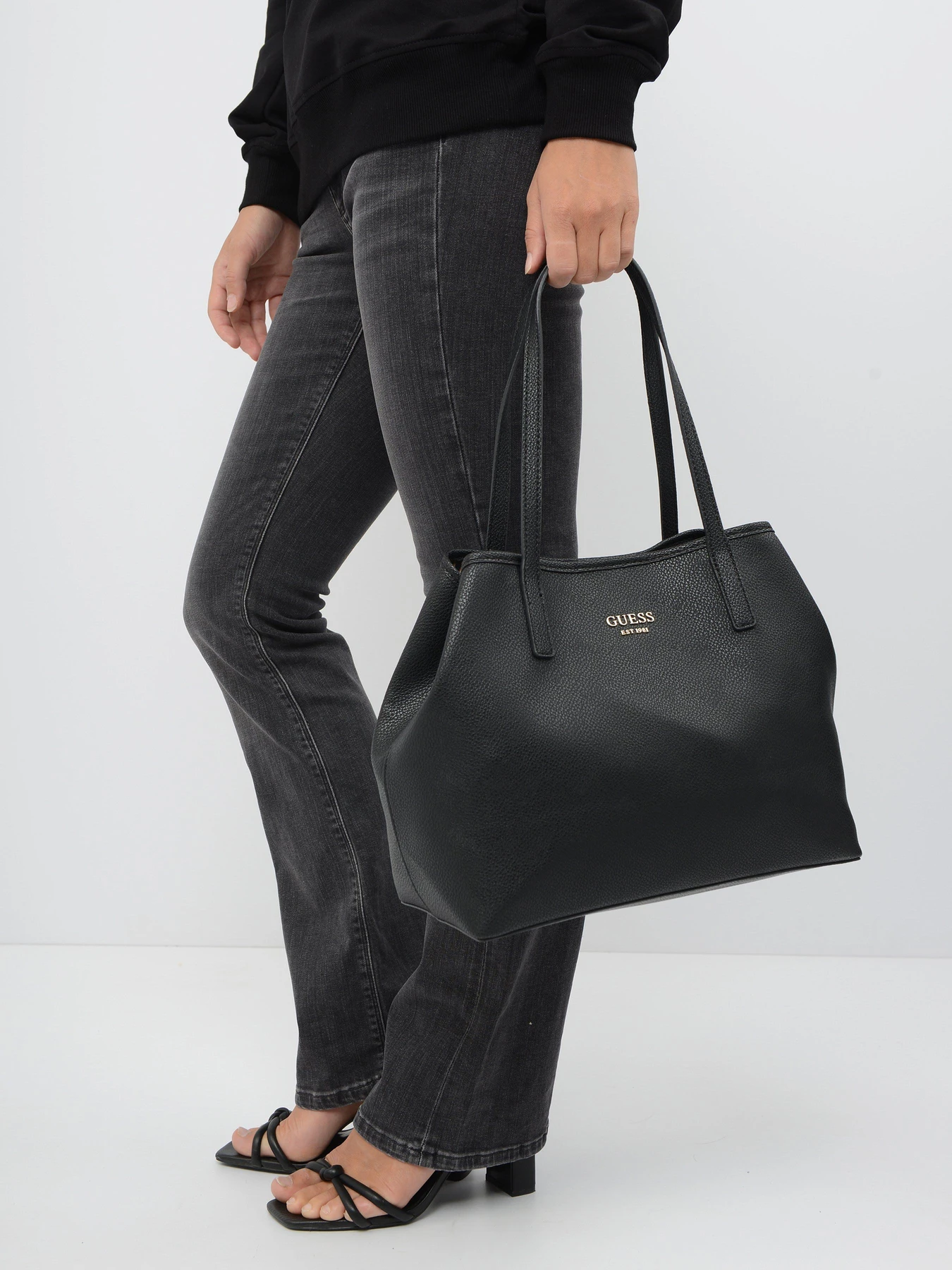 Сумки GUESS модель HWVG69.95240;BLA Сумки GUESS модель HWVG69.95240;BLA Фото