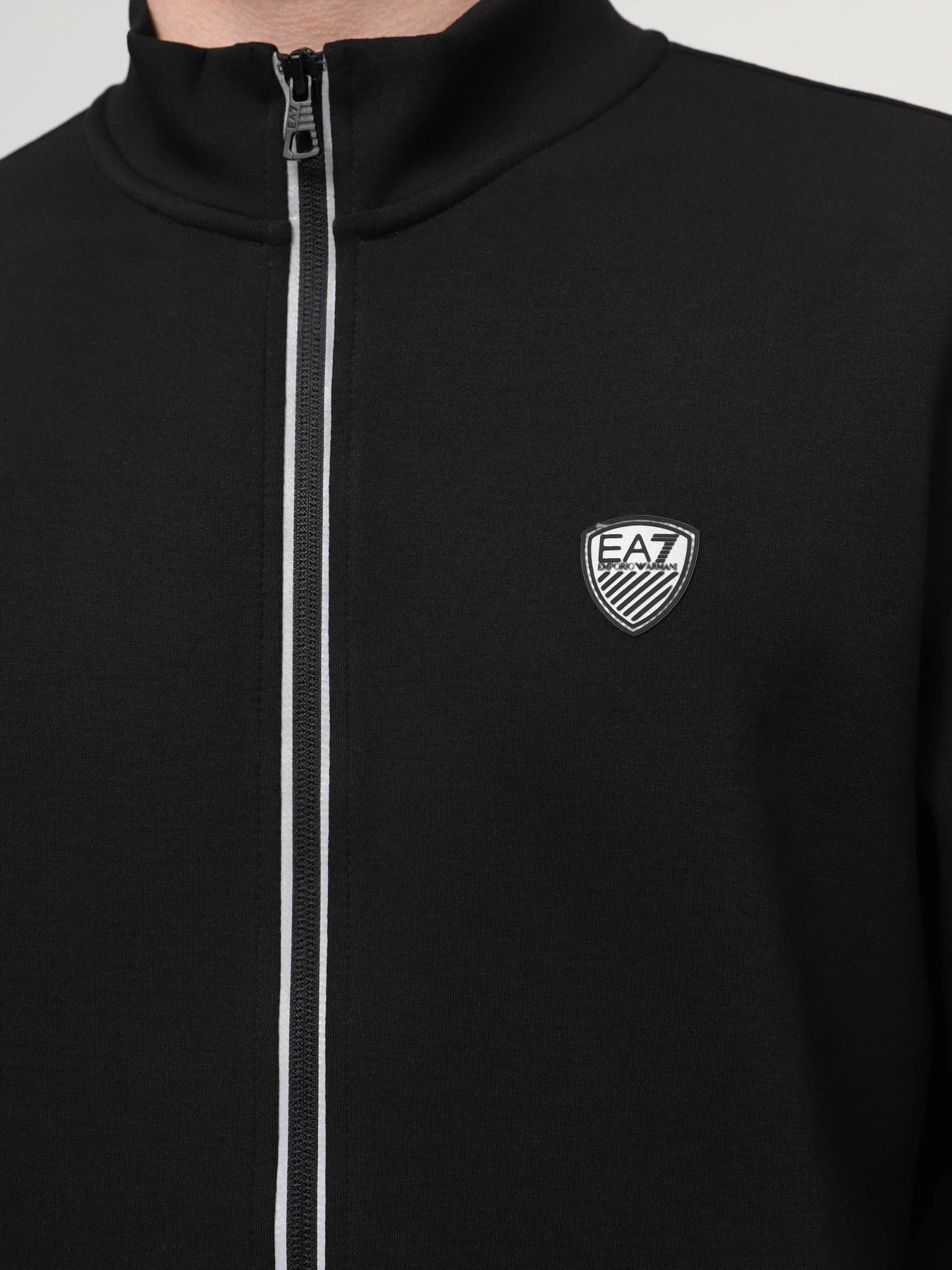 Костюмы EA7 Premium Shield модель 8NPV56-PJ4EZ-1200 Костюмы EA7 Premium Shield модель 8NPV56-PJ4EZ-1200 Фото