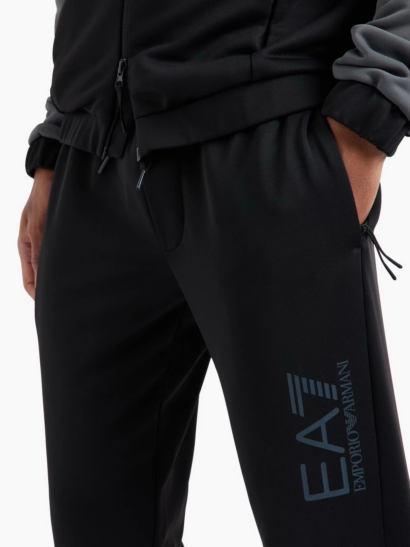 Костюми EA7 Athletic Colour Block модель 6DPV61-PJ16Z-1200 Костюми EA7 Athletic Colour Block модель 6DPV61-PJ16Z-1200 Фото