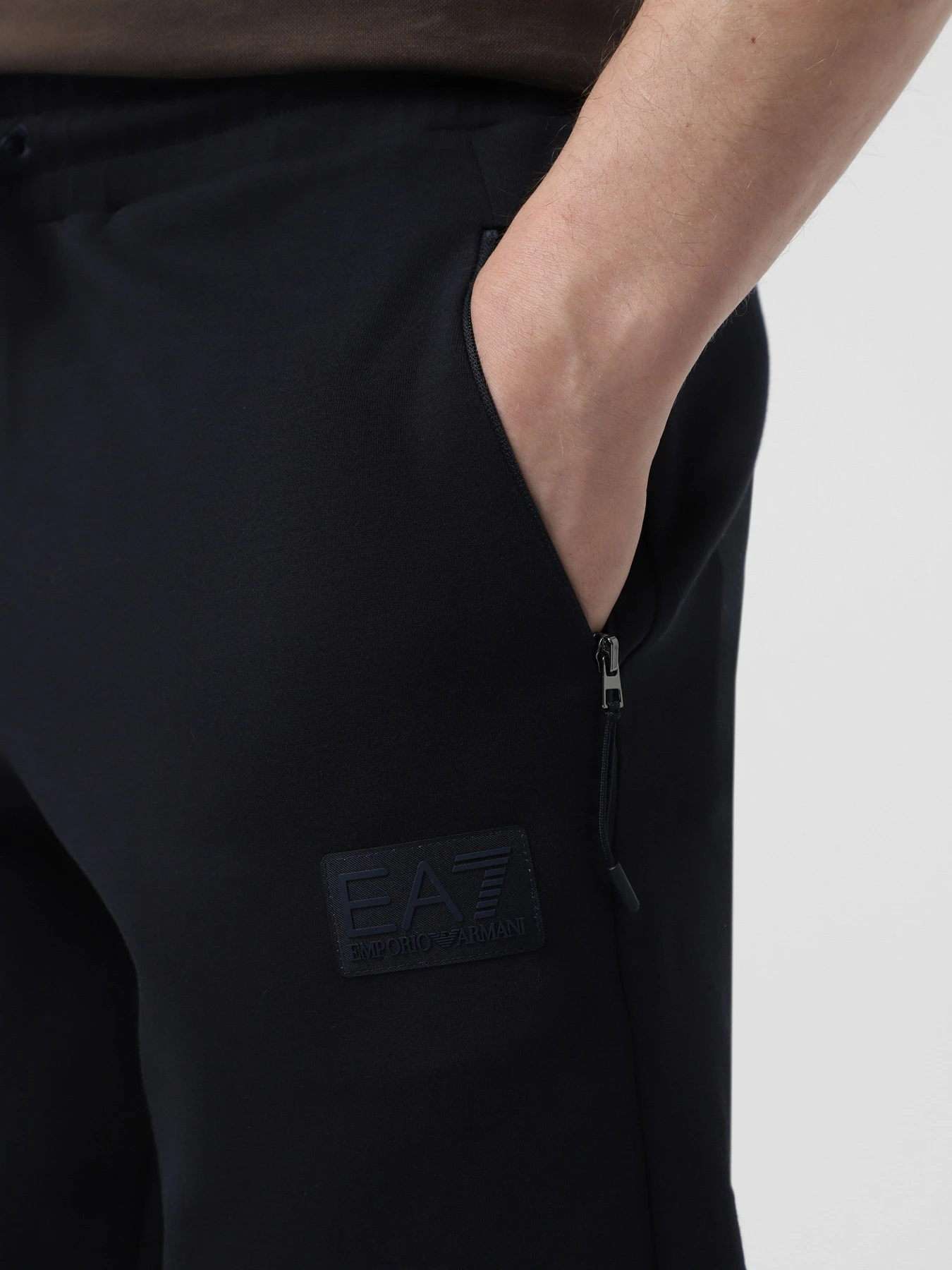 Шорты EA7 Lux Identity модель 7M000095-AF12116-UB102 Фото