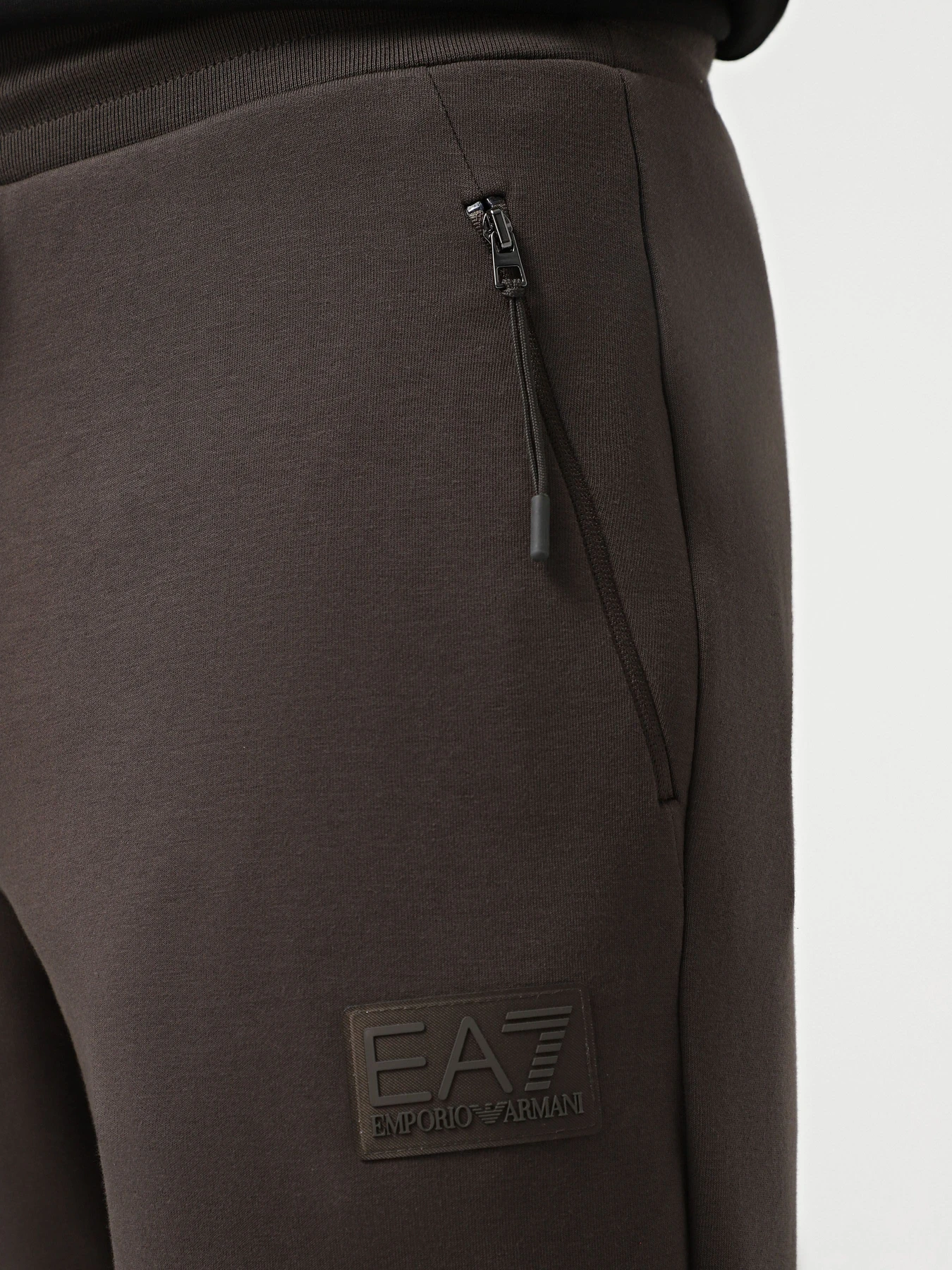 Штани EA7 Lux Identity модель 7M000096-AF12116-U6139 Штани EA7 Lux Identity модель 7M000096-AF12116-U6139 Фото