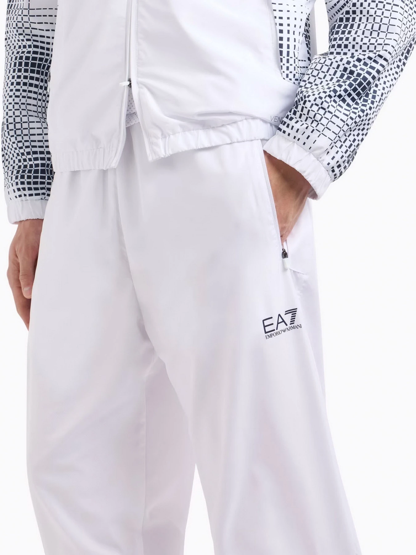 Костюмы EA7 Tennis Pro модель 7M000174-AF12948-M0036 Костюмы EA7 Tennis Pro модель 7M000174-AF12948-M0036 Фото