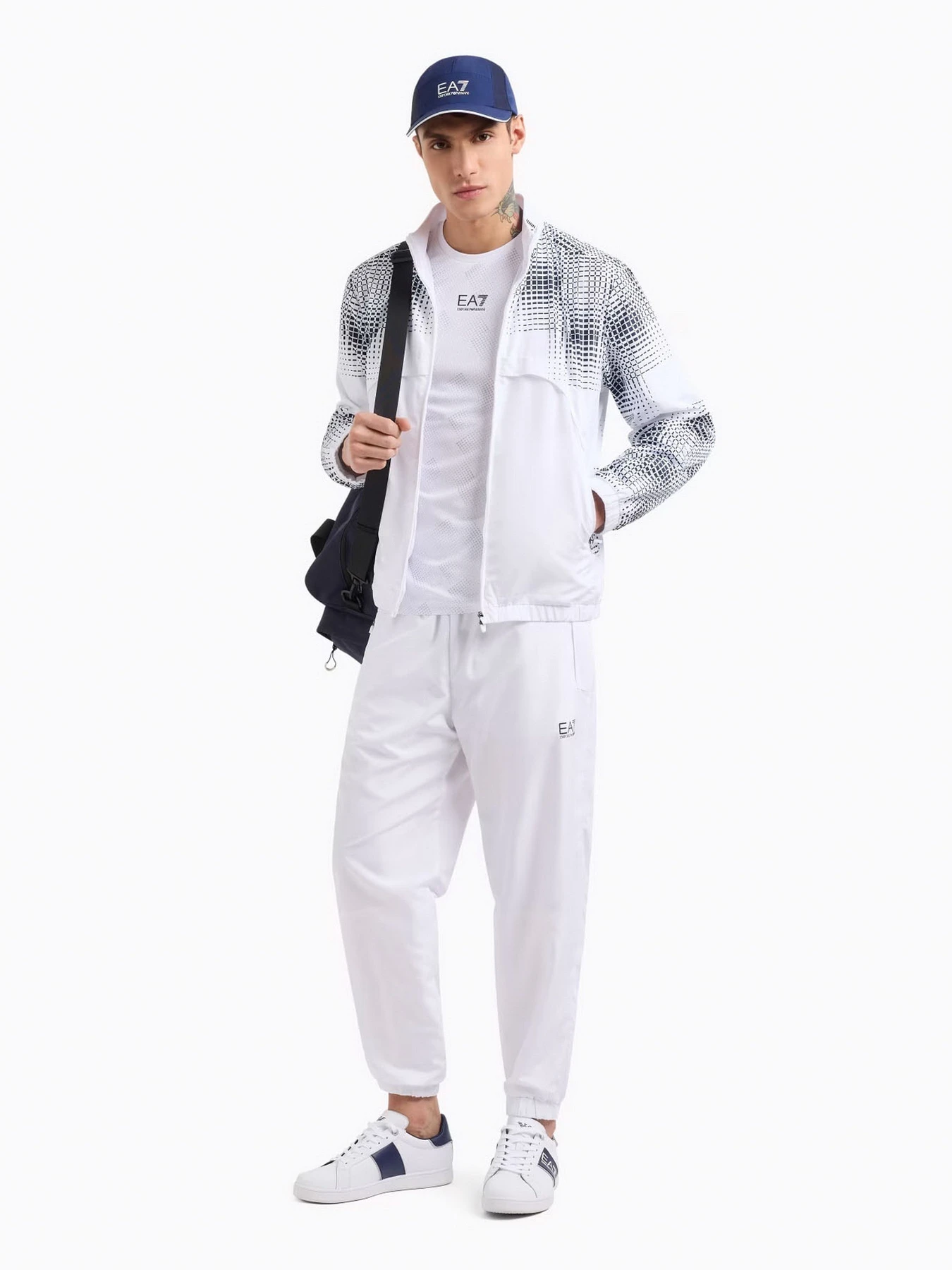 Костюмы EA7 Tennis Pro модель 7M000174-AF12948-M0036 Костюмы EA7 Tennis Pro модель 7M000174-AF12948-M0036 Фото