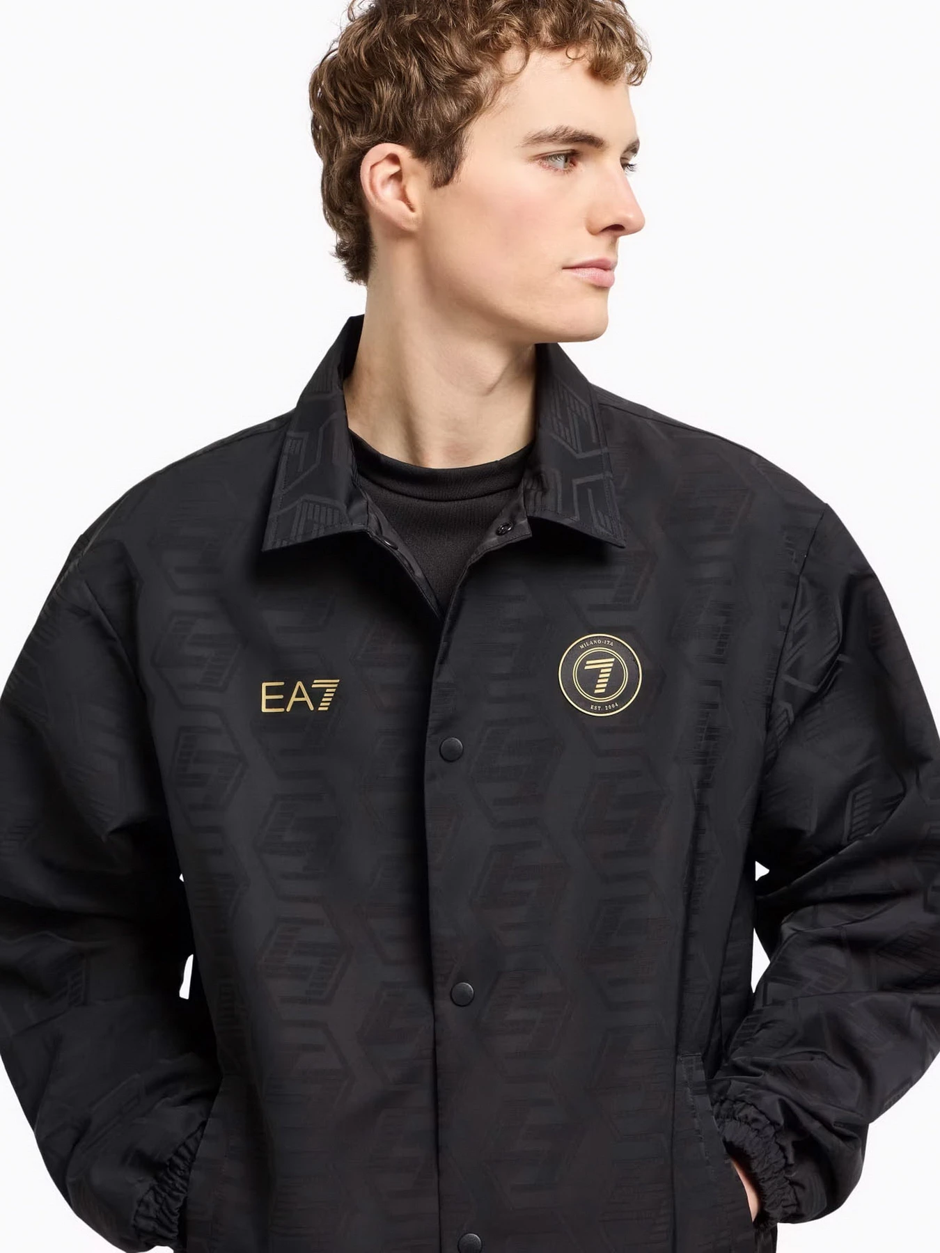 Куртки и дубленки EA7 Soccer модель 7M000262-AF13722-UC001 Куртки и дубленки EA7 Soccer модель 7M000262-AF13722-UC001 Фото