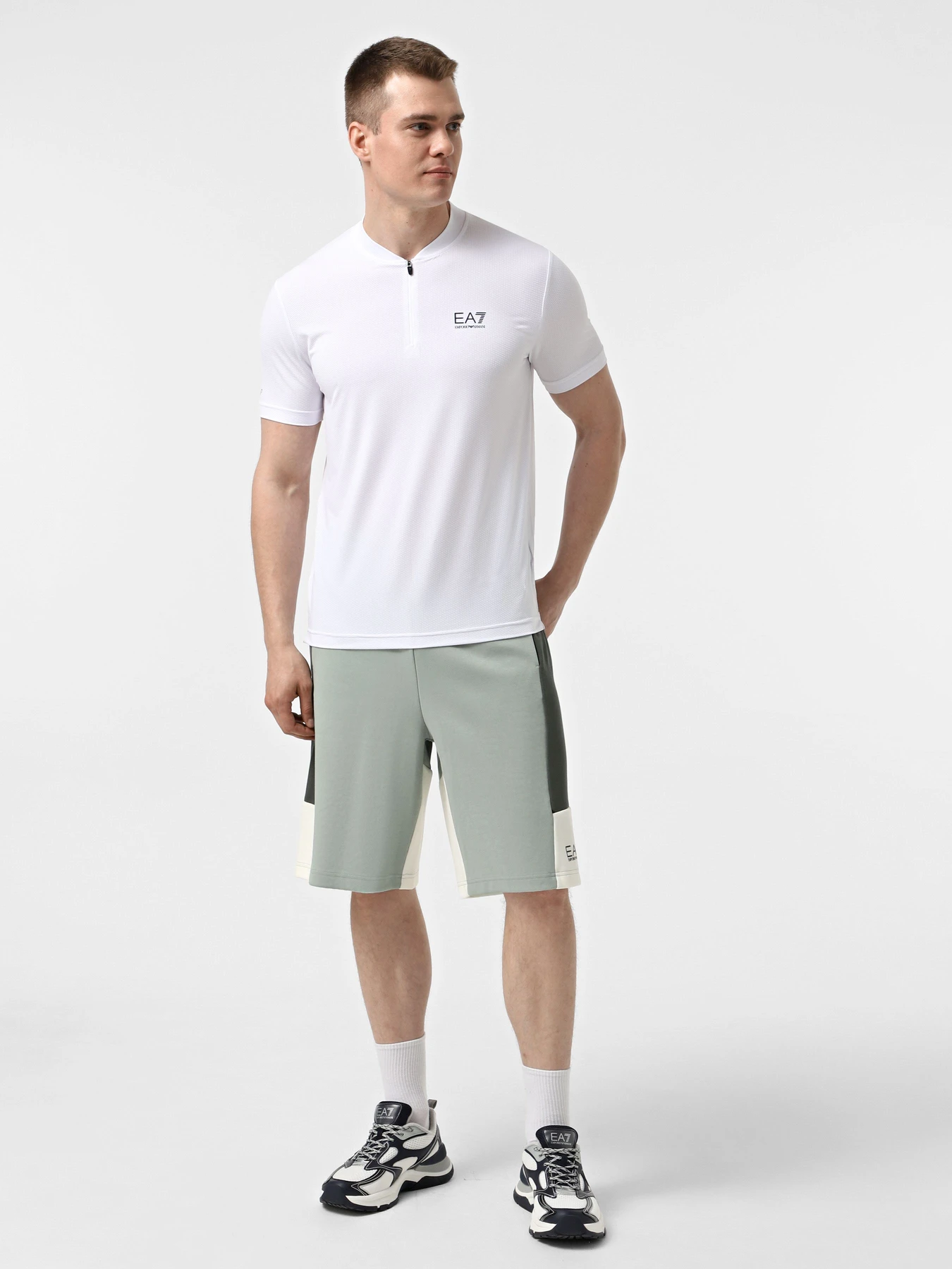 Шорти EA7 Summerblock модель 7M000280-AF12660-U9024 Шорти EA7 Summerblock модель 7M000280-AF12660-U9024 Фото