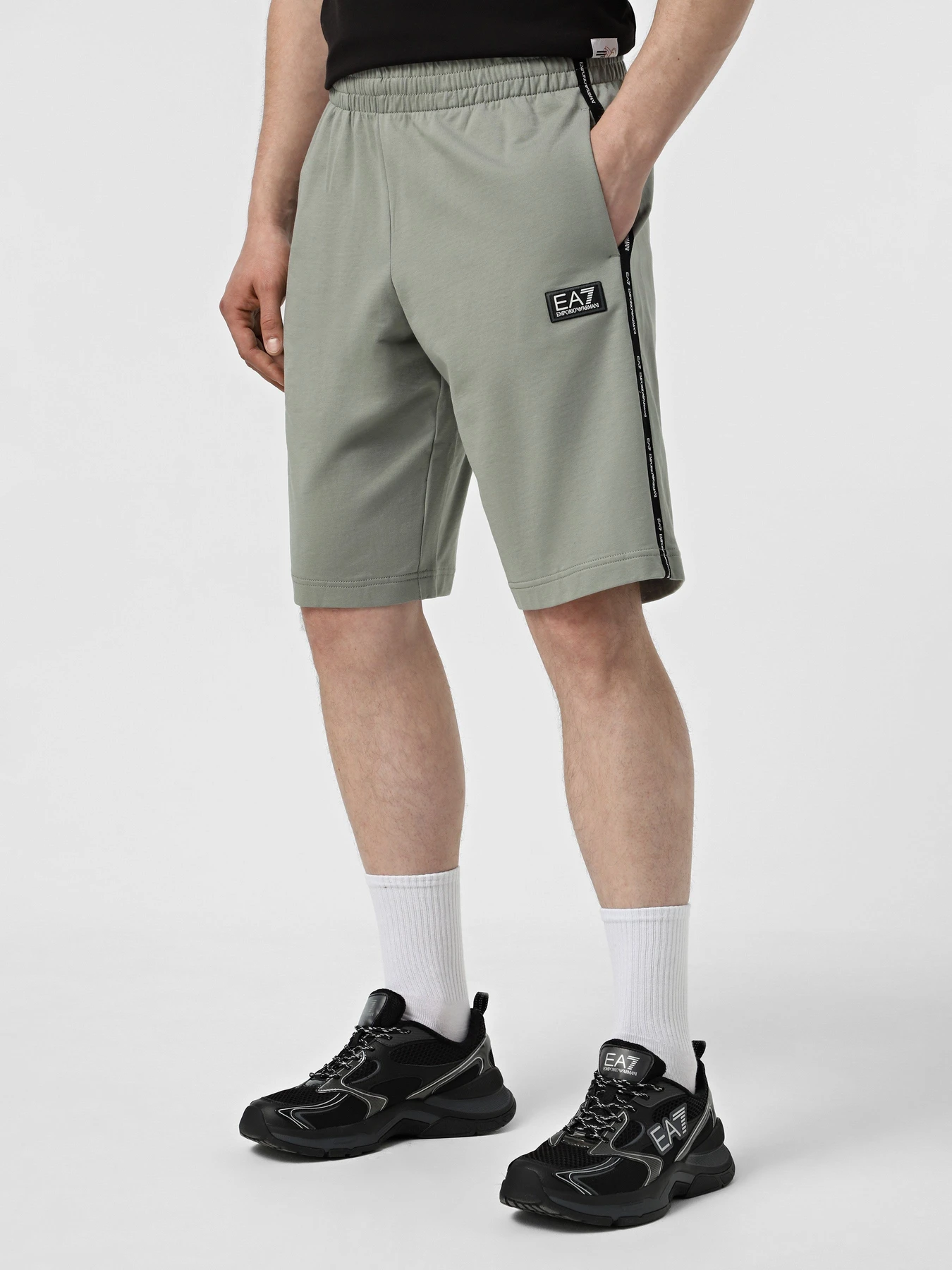 Шорты EA7 Logo Series модель 7M001039-AF10380-U8058 Фото