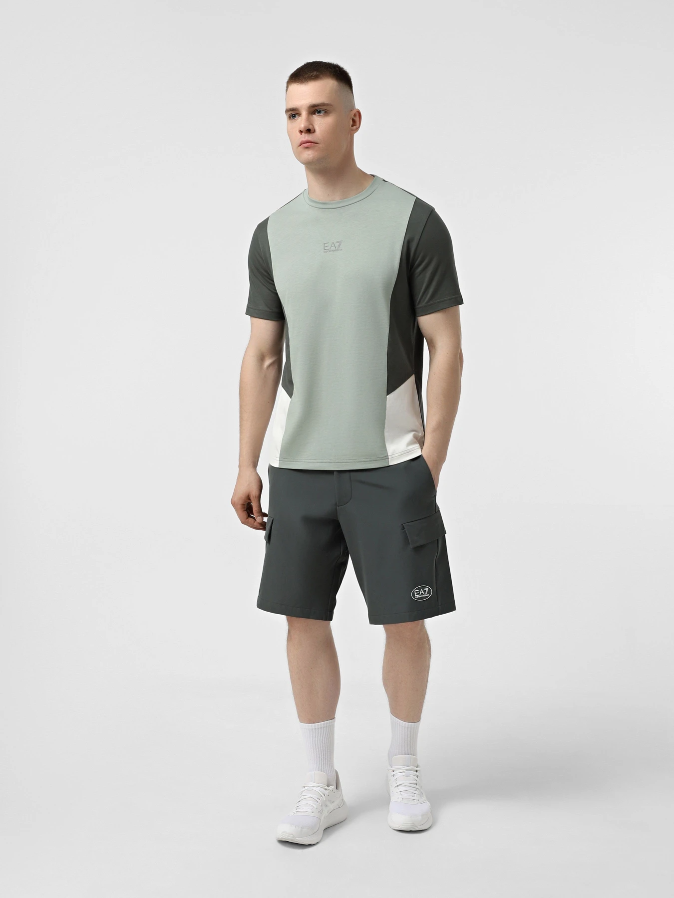 Шорти EA7 Golf Pro модель 7M000196-AF13554-U8109 Фото