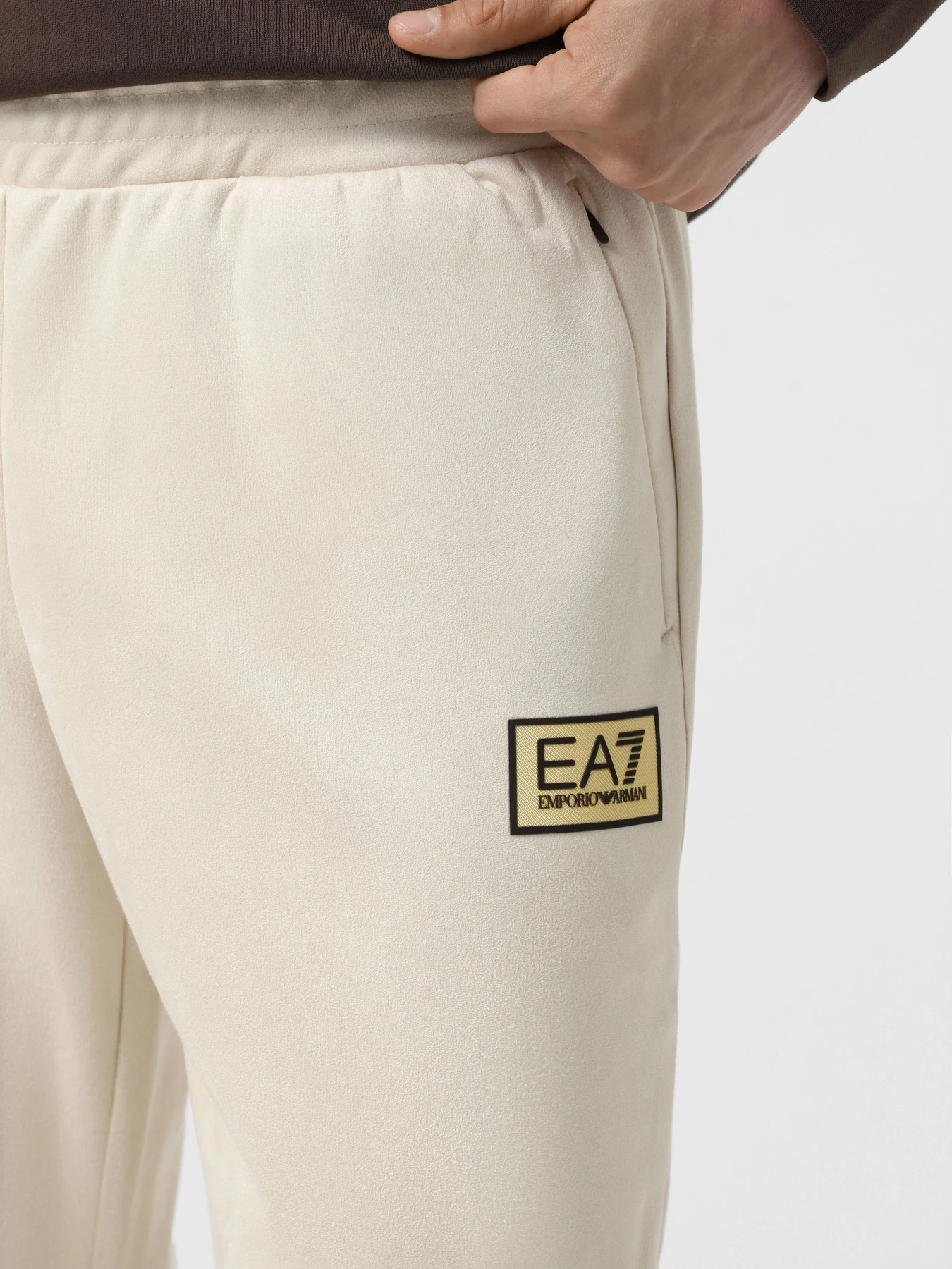 Штани EA7 модель 7M000676-AF16718-U1086 Штани EA7 модель 7M000676-AF16718-U1086 Фото