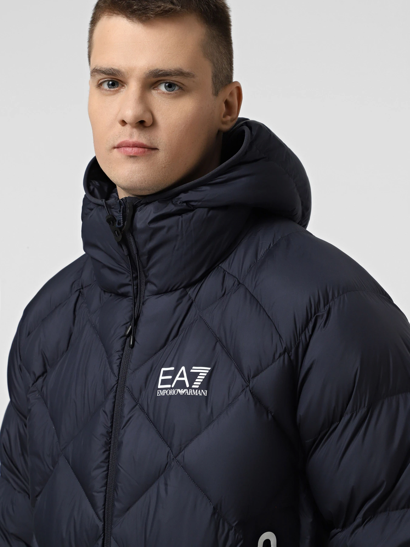 Куртки и дубленки EA7 модель 7M001001-AF15923-UB102 Куртки и дубленки EA7 модель 7M001001-AF15923-UB102 Фото