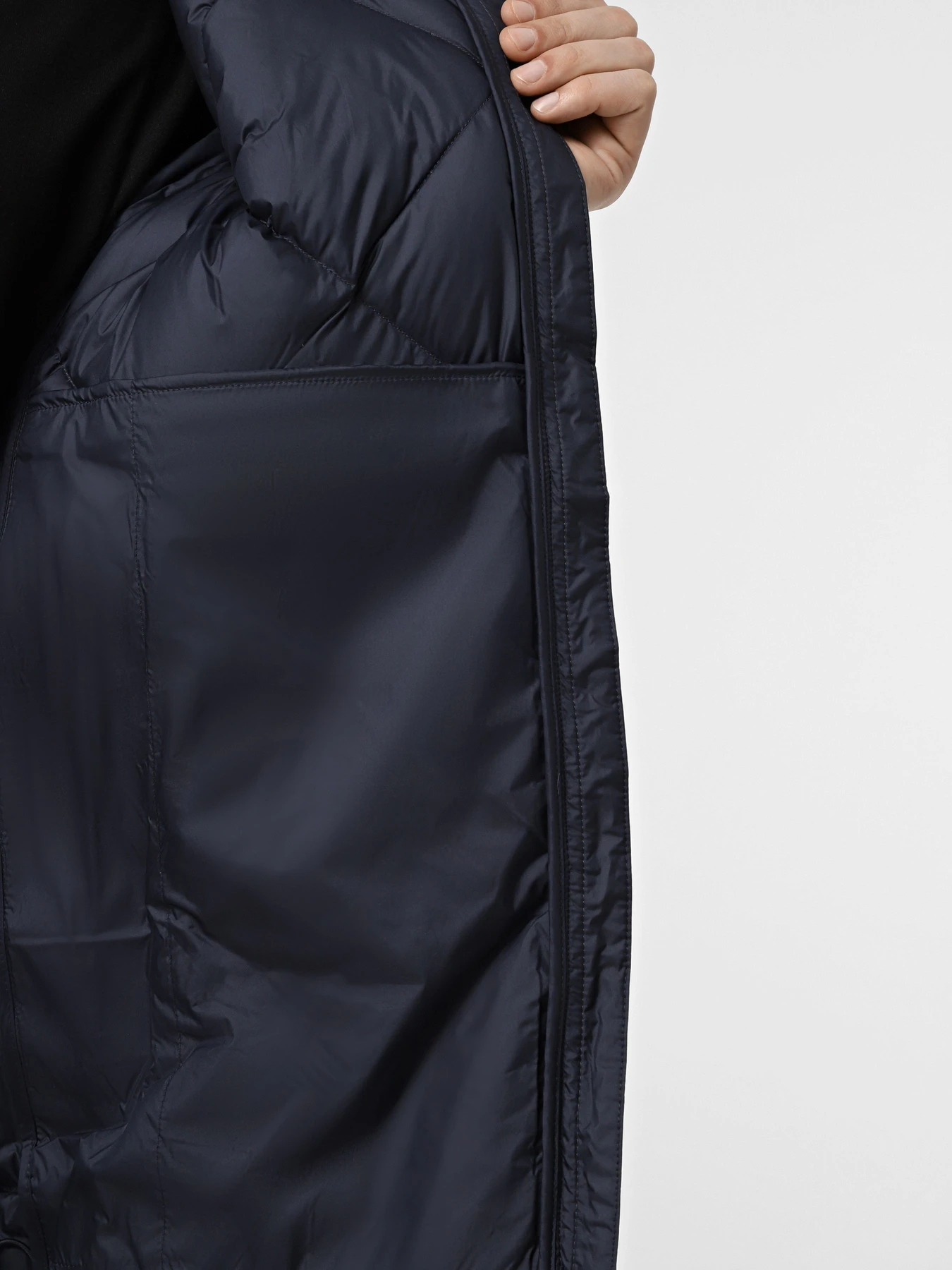 Куртки и дубленки EA7 модель 7M001001-AF15923-UB102 Куртки и дубленки EA7 модель 7M001001-AF15923-UB102 Фото