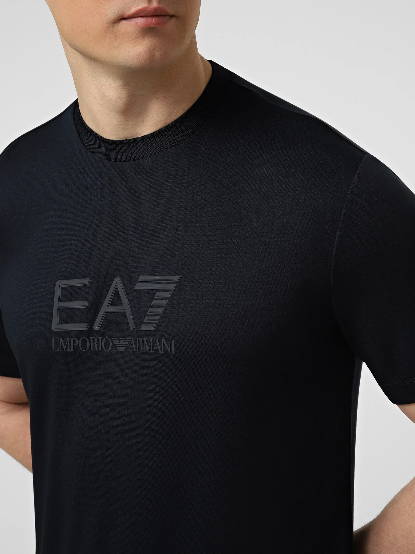 Футболки і поло EA7 модель 7M001358-AF13862-UB102 Футболки і поло EA7 модель 7M001358-AF13862-UB102 Фото