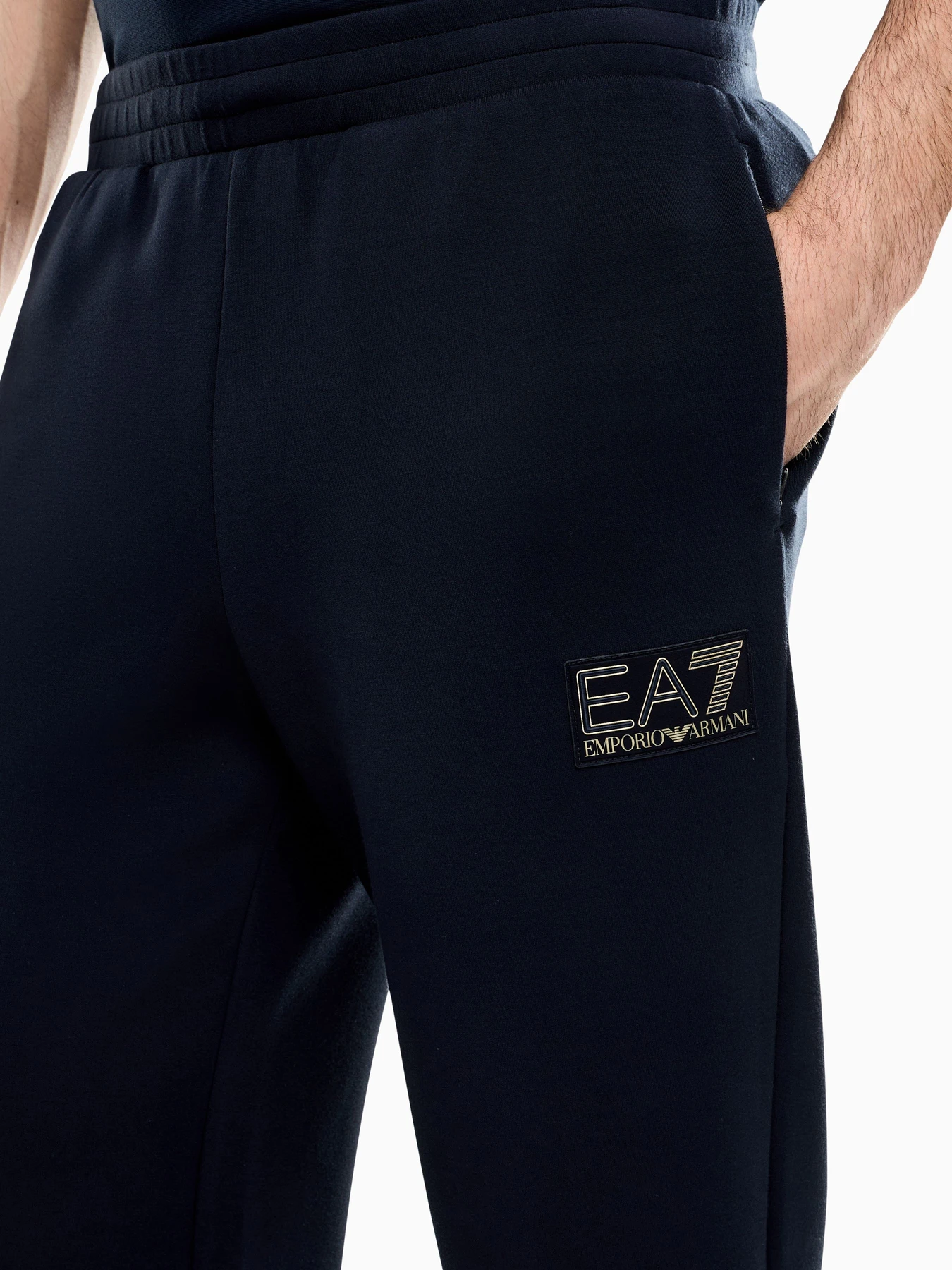 Брюки EA7 модель 7M002244-AF26240-UB102 Брюки EA7 модель 7M002244-AF26240-UB102 Фото