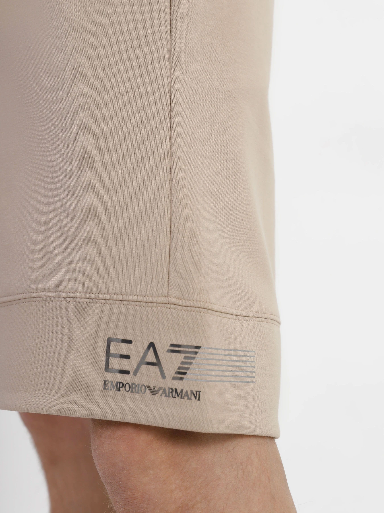 Шорты EA7 Natural Ventus7 модель 3RPS68-PJMBZ-1722 Шорты EA7 Natural Ventus7 модель 3RPS68-PJMBZ-1722 Фото