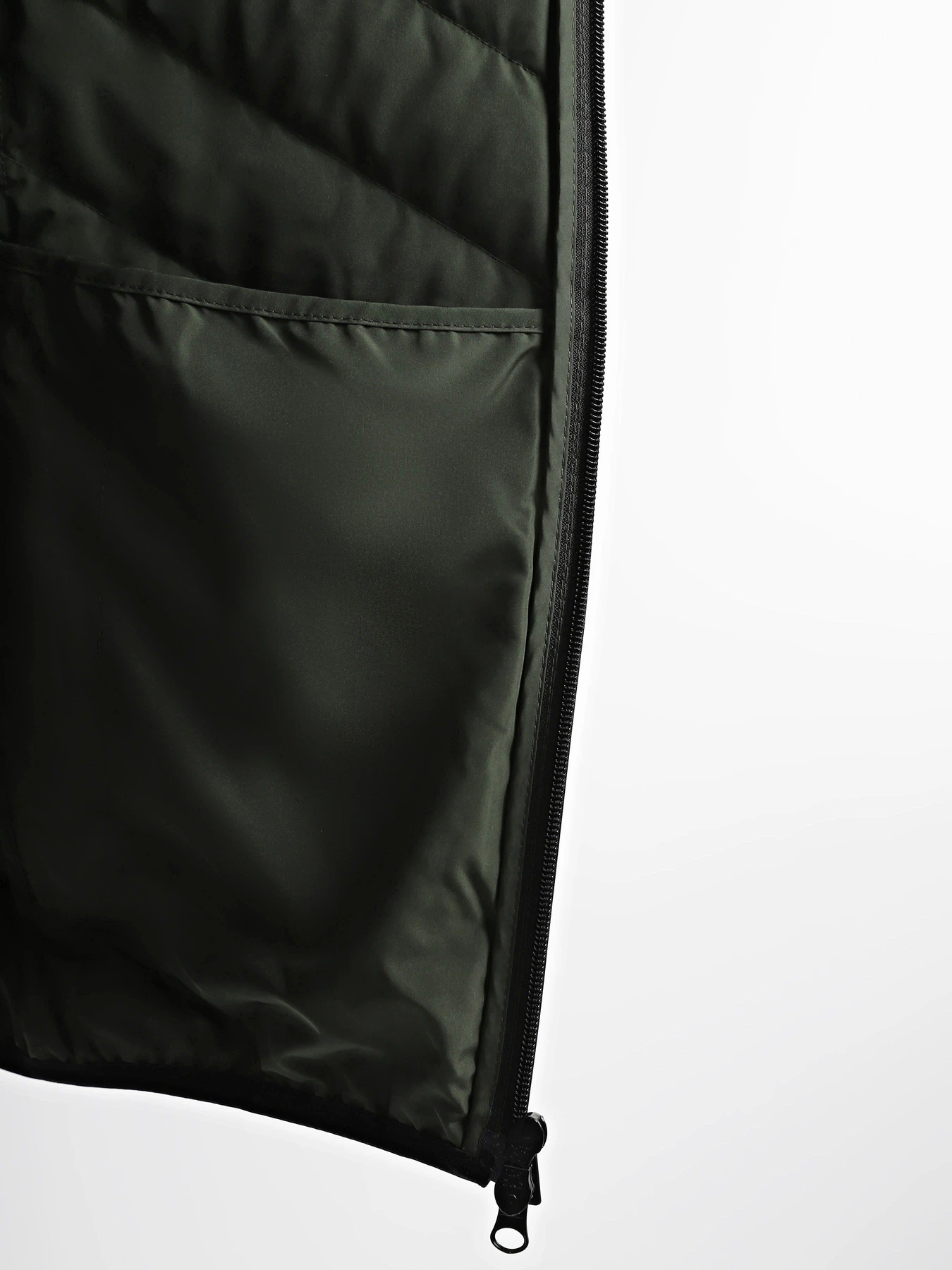 Куртки и дубленки EA7 Premium Shield модель 8NPB14-PNE1Z-1845 Куртки и дубленки EA7 Premium Shield модель 8NPB14-PNE1Z-1845 Фото