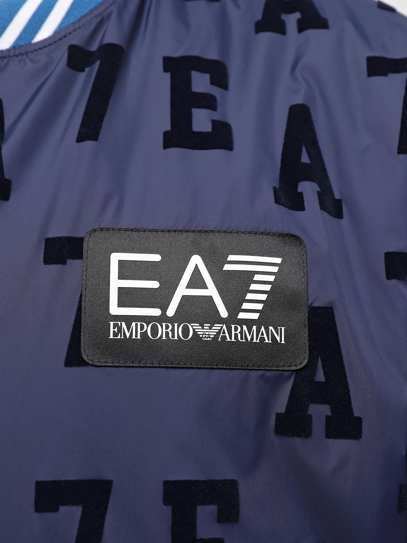 Куртки и дубленки EA7 University squad модель 6RPB09-PNECZ-1554 Куртки и дубленки EA7 University squad модель 6RPB09-PNECZ-1554 Фото