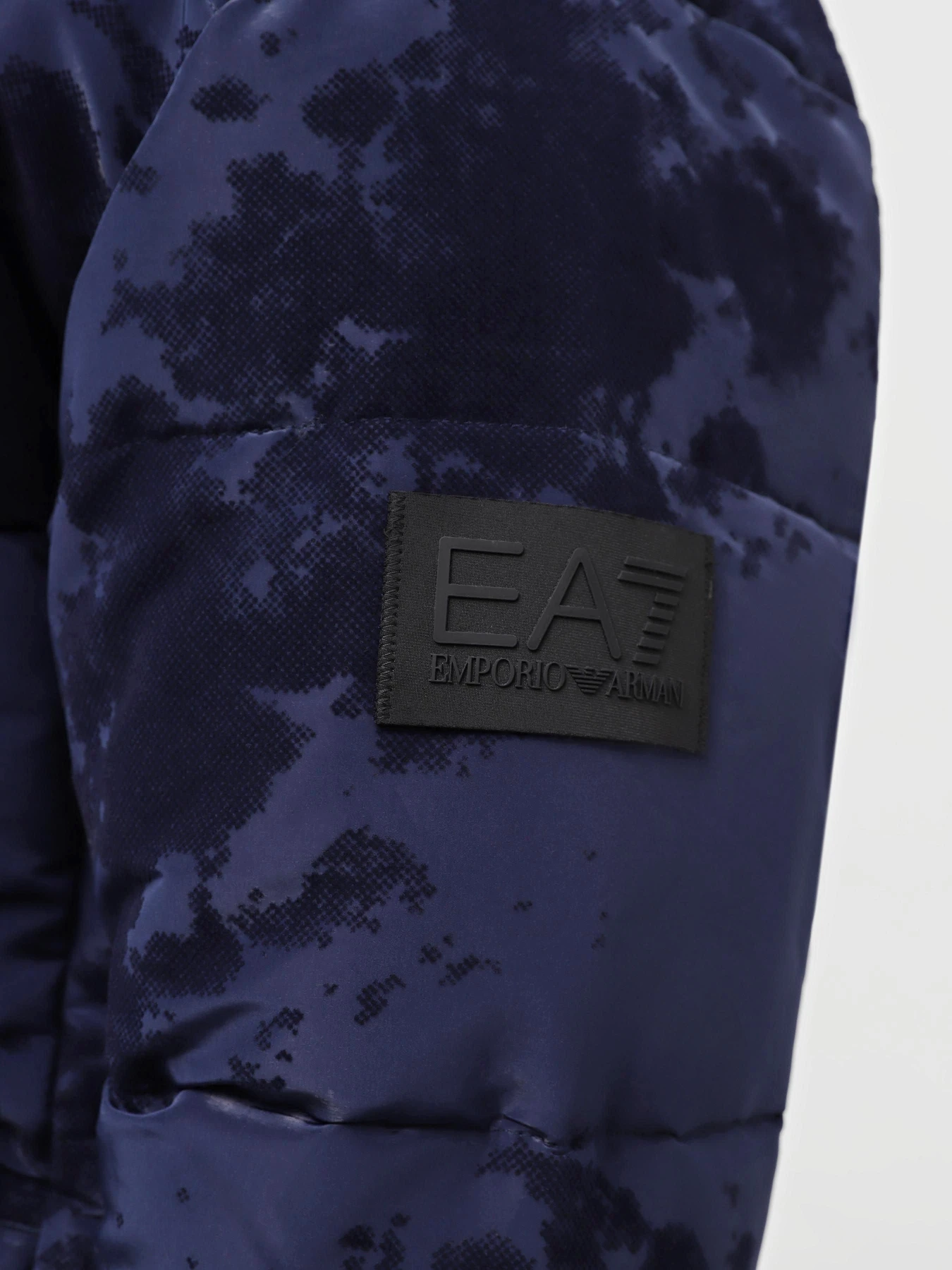 Куртки и дубленки EA7 модель 6RPB26-PNEPZ-1554 Куртки и дубленки EA7 модель 6RPB26-PNEPZ-1554 Фото