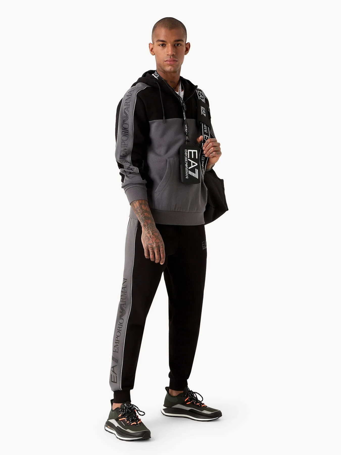 Брюки EA7 Athletic Colour Block модель 6RPP64-PJ07Z-1200 Фото