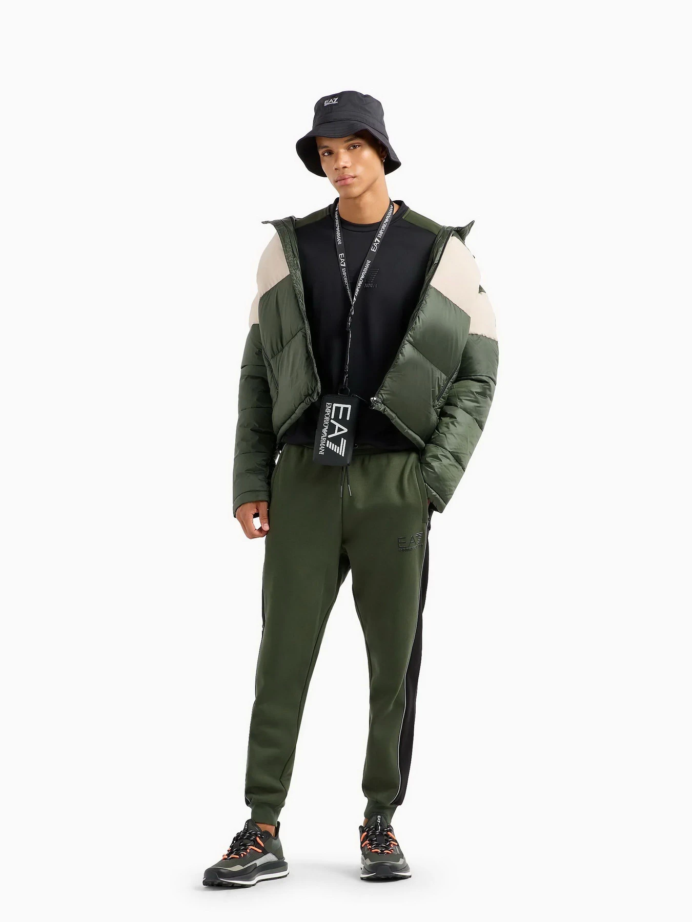 Брюки EA7 Athletic Colour Block модель 6RPP64-PJ07Z-1845 Фото
