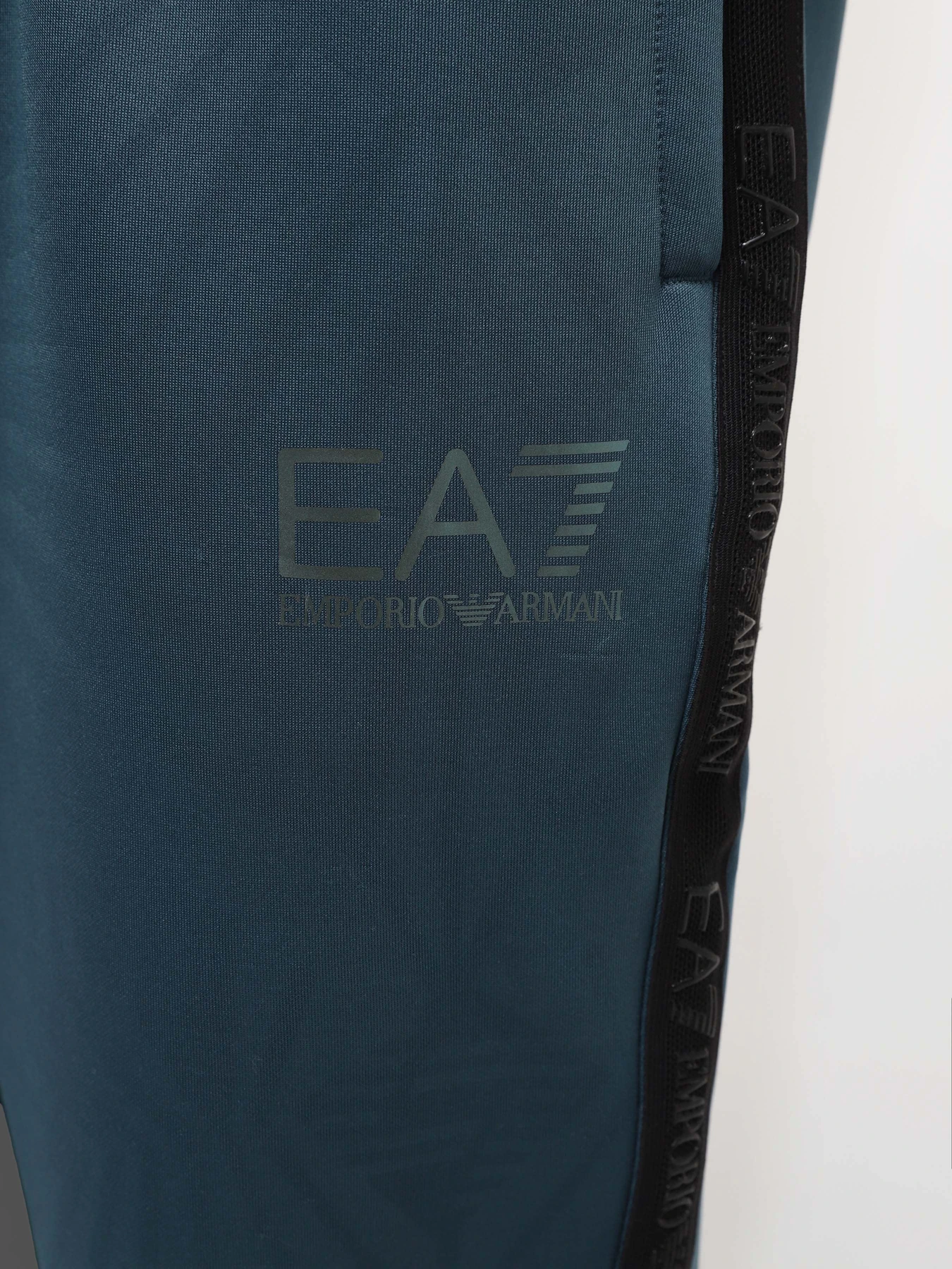 Штани EA7 Vigor7 модель 3DPP55-PJAHZ-1821 Штани EA7 Vigor7 модель 3DPP55-PJAHZ-1821 Фото