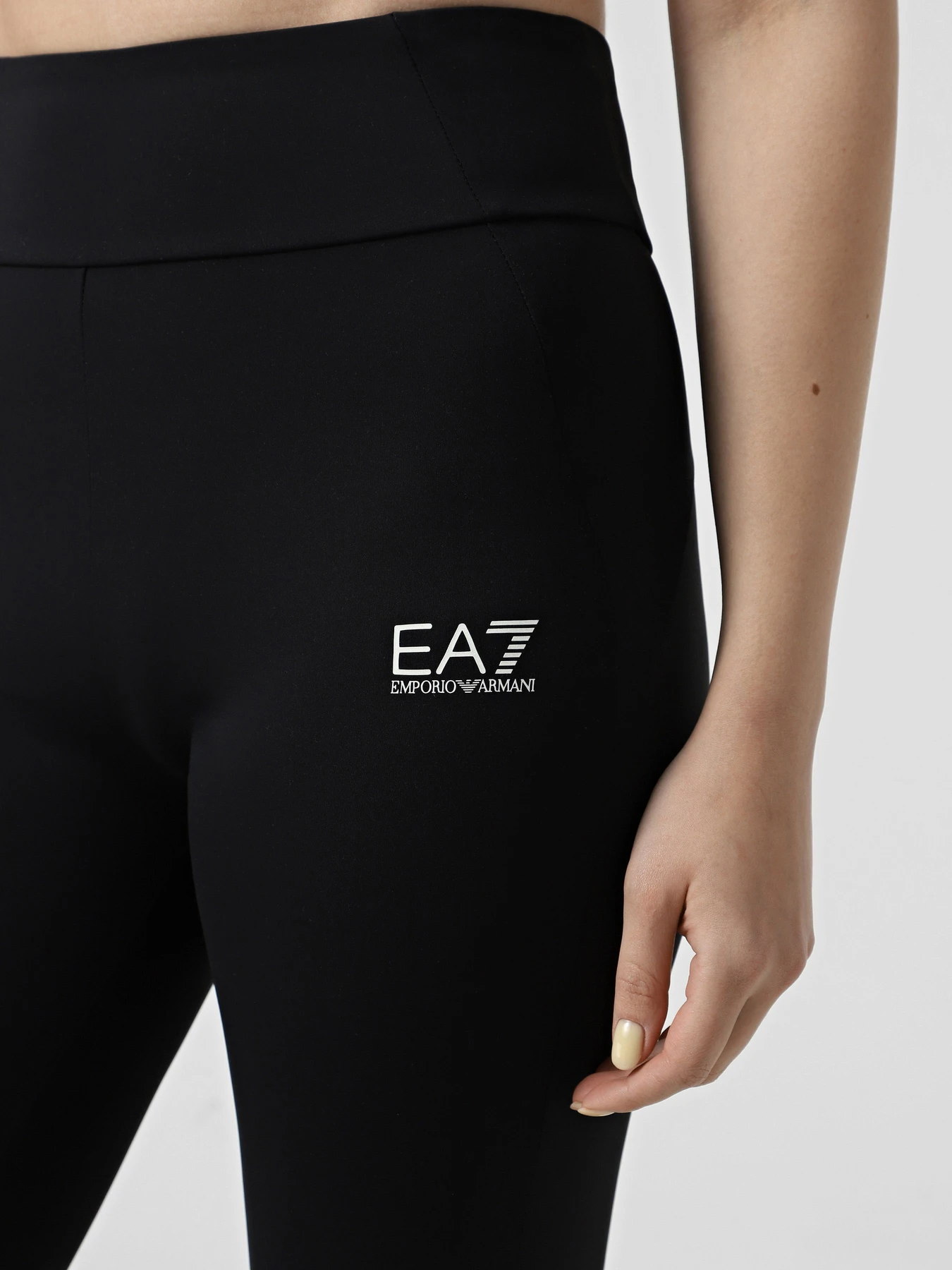 Штани EA7 модель 7W000589-AF12625-UC001 Штани EA7 модель 7W000589-AF12625-UC001 Фото