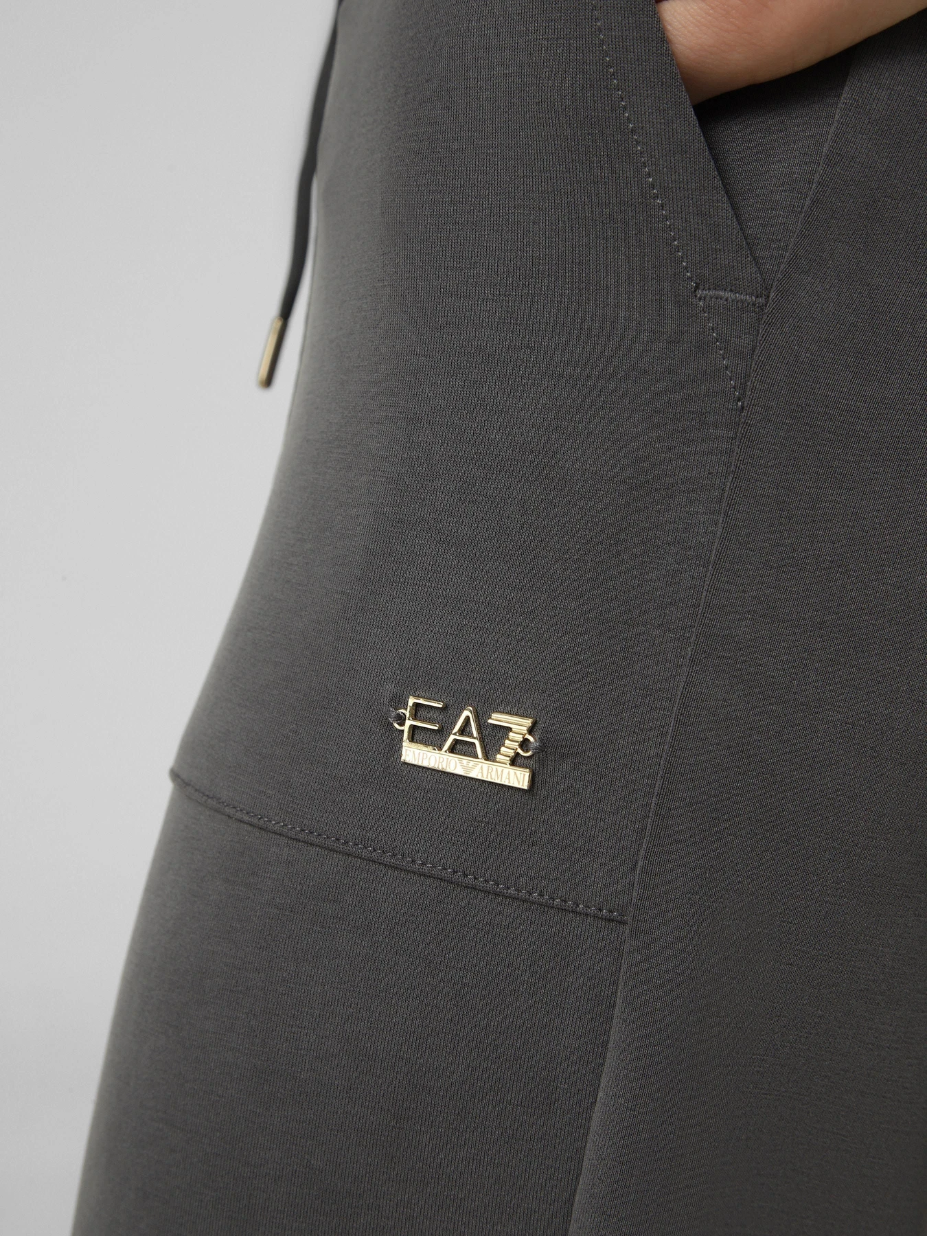 Штани EA7 модель 7W000193-AF12643-U8111 Штани EA7 модель 7W000193-AF12643-U8111 Фото