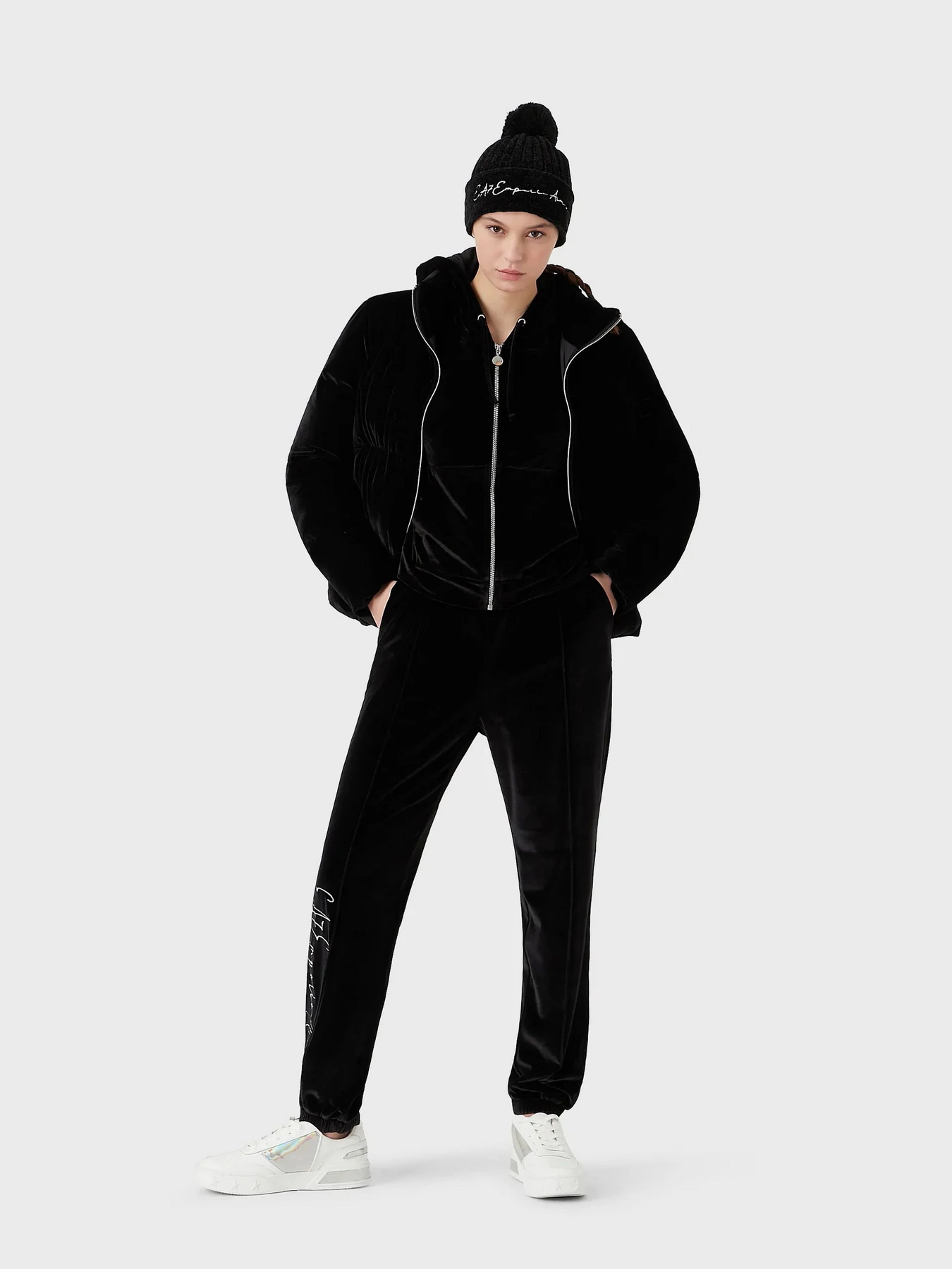 Худи и свитшоты EA7 Athletic Velour модель 6LTM31-TJDWZ-1200 Худи и свитшоты EA7 Athletic Velour модель 6LTM31-TJDWZ-1200 Фото