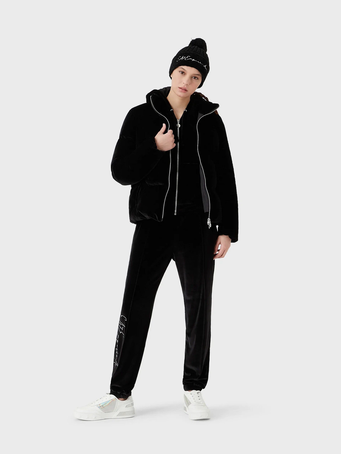 Штани EA7 Athletic Velour модель 6LTP72-TJDWZ-1200 Штани EA7 Athletic Velour модель 6LTP72-TJDWZ-1200 Фото
