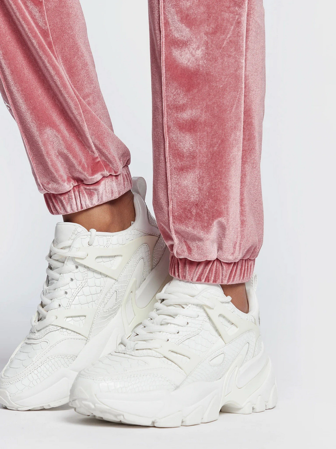Брюки EA7 Athletic Velour модель 6LTP72-TJDWZ-1438 Брюки EA7 Athletic Velour модель 6LTP72-TJDWZ-1438 Фото