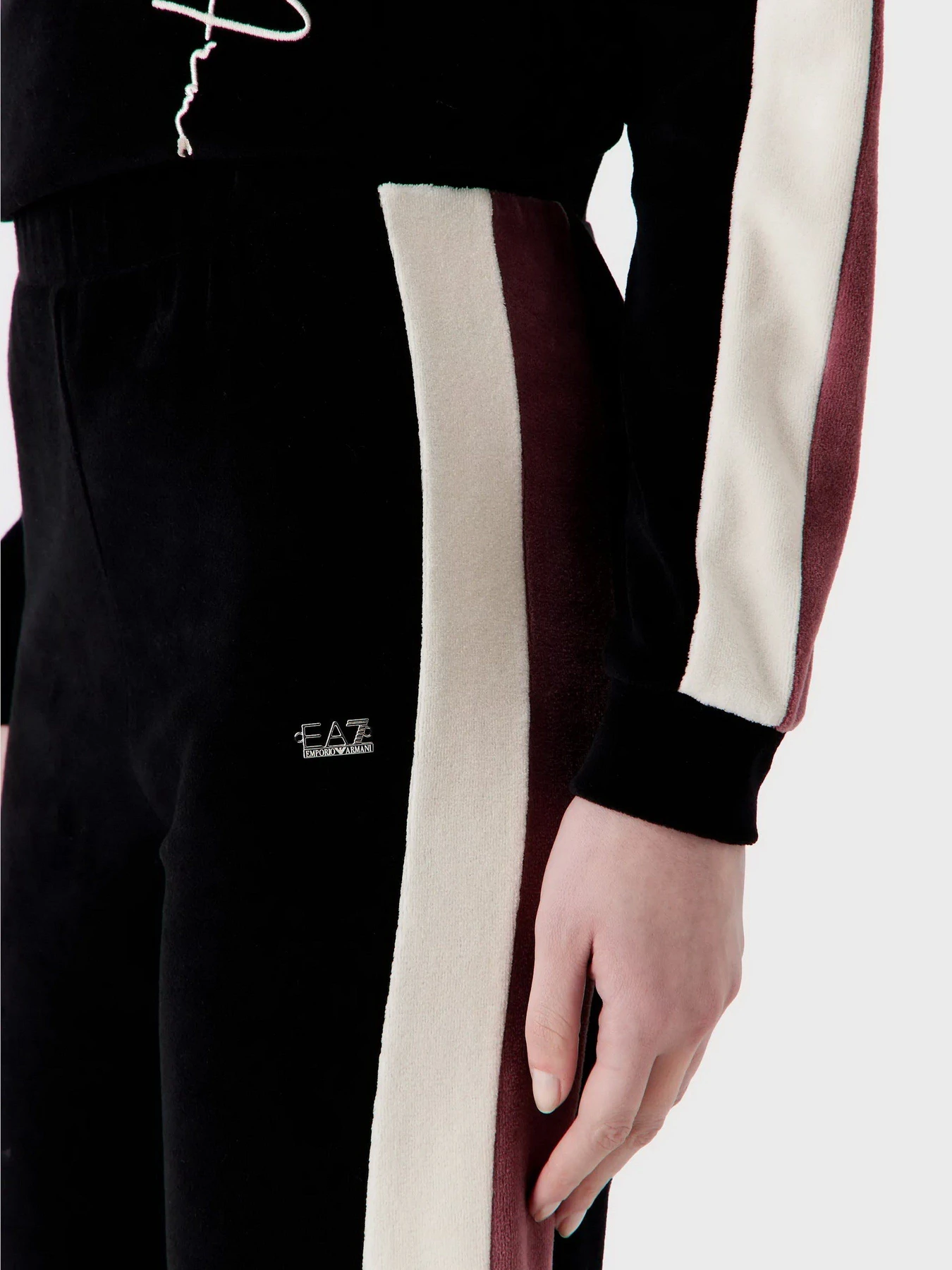Штани EA7 Athletic Velour модель 6RTP58-TJQEZ-1200 Штани EA7 Athletic Velour модель 6RTP58-TJQEZ-1200 Фото