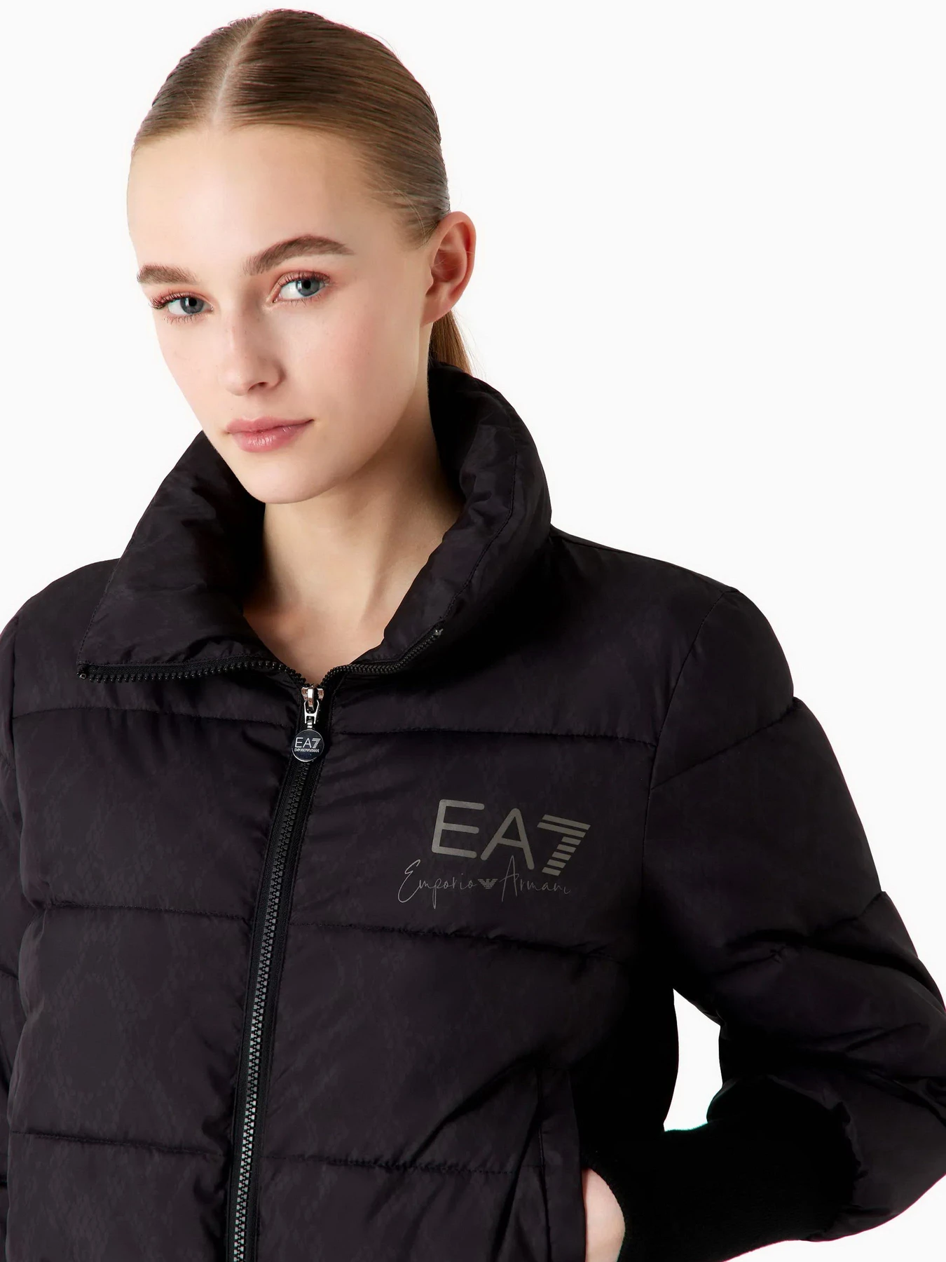 Куртки та дублянки EA7 Graphic Series ARDOR7 RECYCLED модель 6RTB03-TNF8Z-2238 Куртки та дублянки EA7 Graphic Series ARDOR7 RECYCLED модель 6RTB03-TNF8Z-2238 Фото