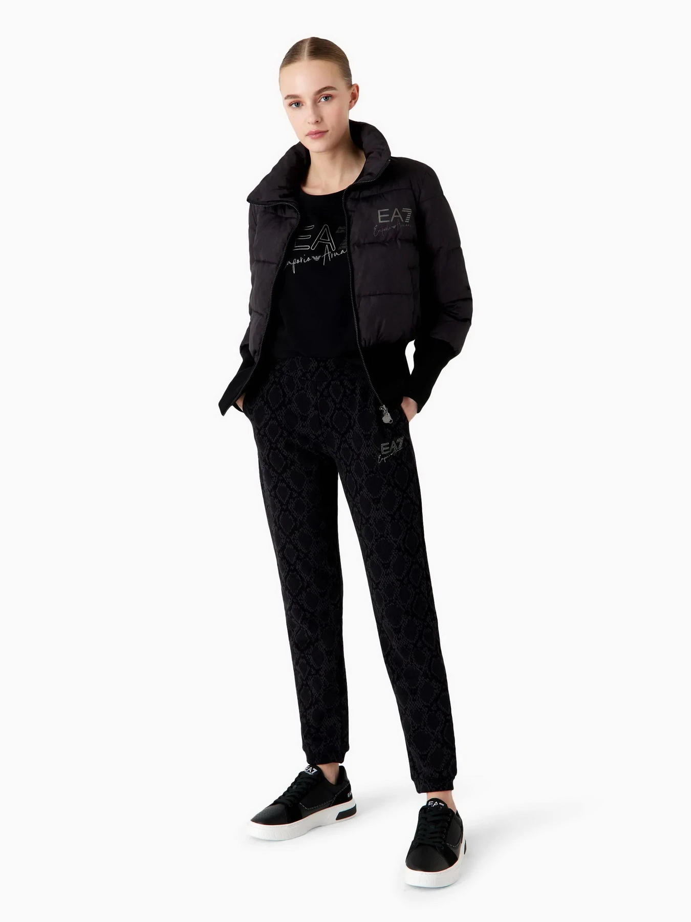 Куртки та дублянки EA7 Graphic Series ARDOR7 RECYCLED модель 6RTB03-TNF8Z-2238 Куртки та дублянки EA7 Graphic Series ARDOR7 RECYCLED модель 6RTB03-TNF8Z-2238 Фото