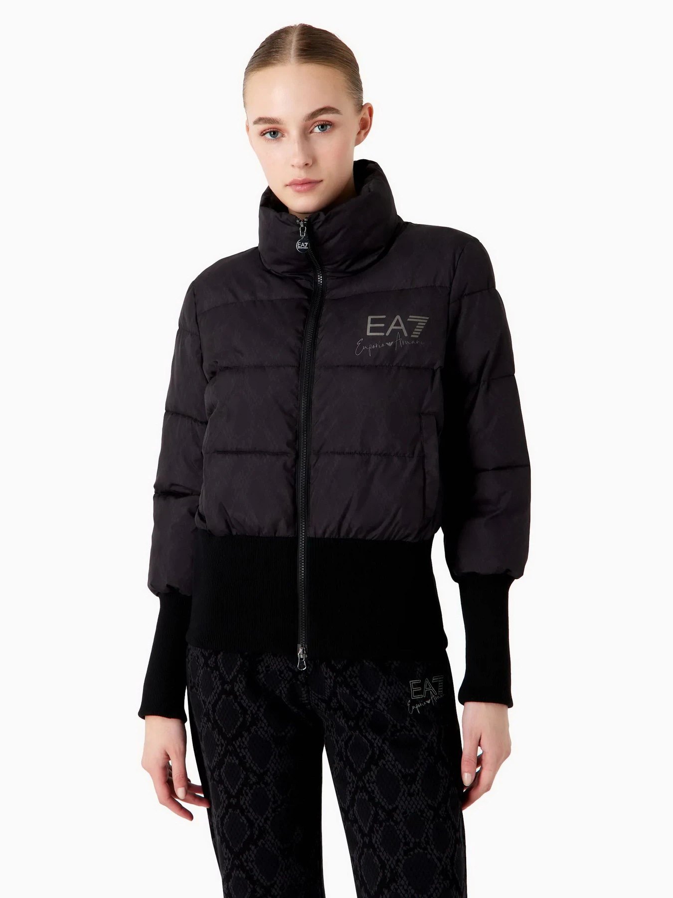 Куртки та дублянки EA7 Graphic Series ARDOR7 RECYCLED модель 6RTB03-TNF8Z-2238 Куртки та дублянки EA7 Graphic Series ARDOR7 RECYCLED модель 6RTB03-TNF8Z-2238 Фото