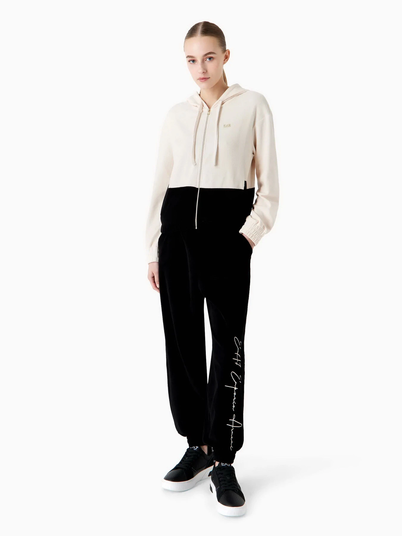 Костюмы EA7 Athletic Velour модель 6RTV61-TJQEZ-27BG Костюмы EA7 Athletic Velour модель 6RTV61-TJQEZ-27BG Фото