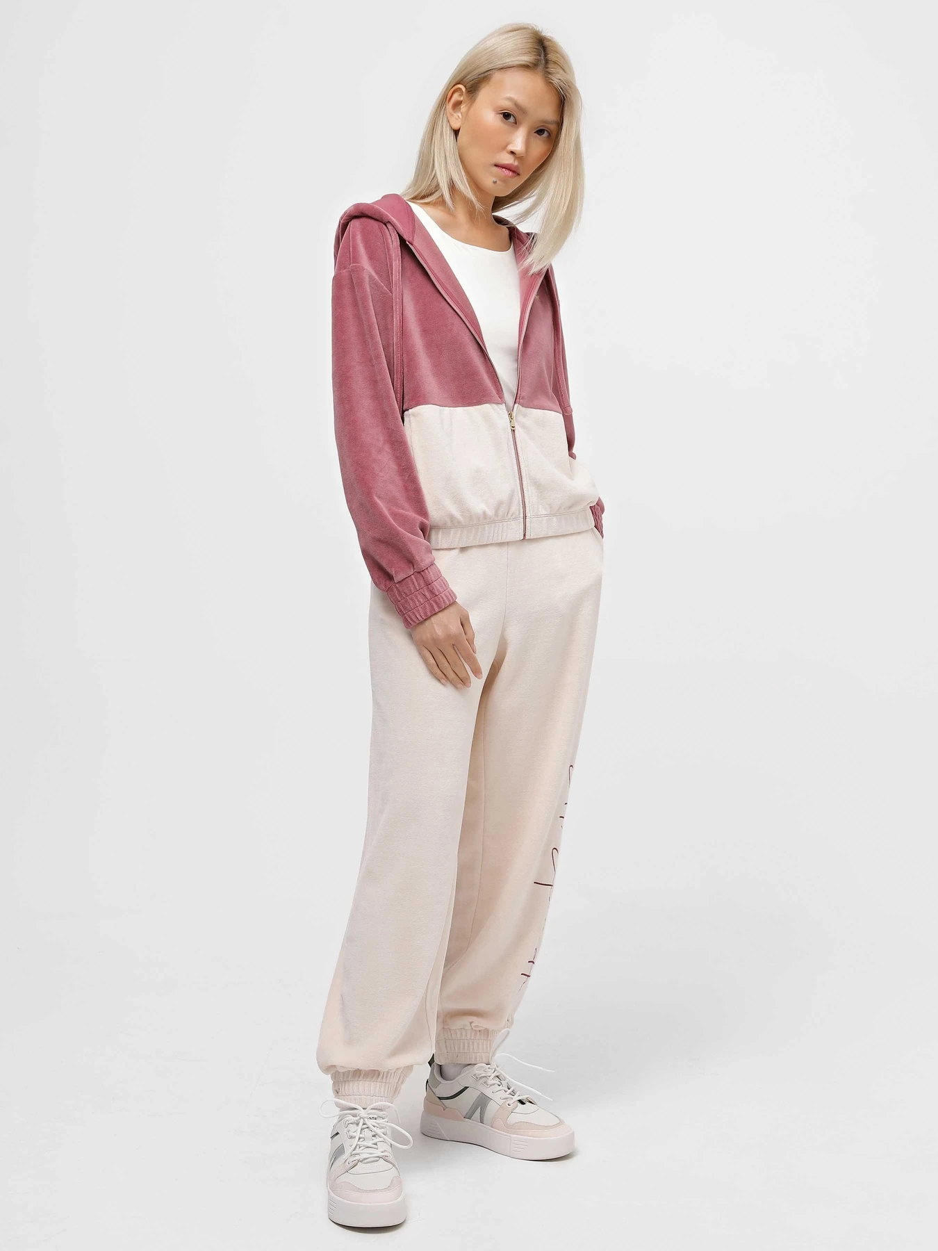 Костюмы EA7 Athletic Velour модель 6RTV61-TJQEZ-27BH Костюмы EA7 Athletic Velour модель 6RTV61-TJQEZ-27BH Фото