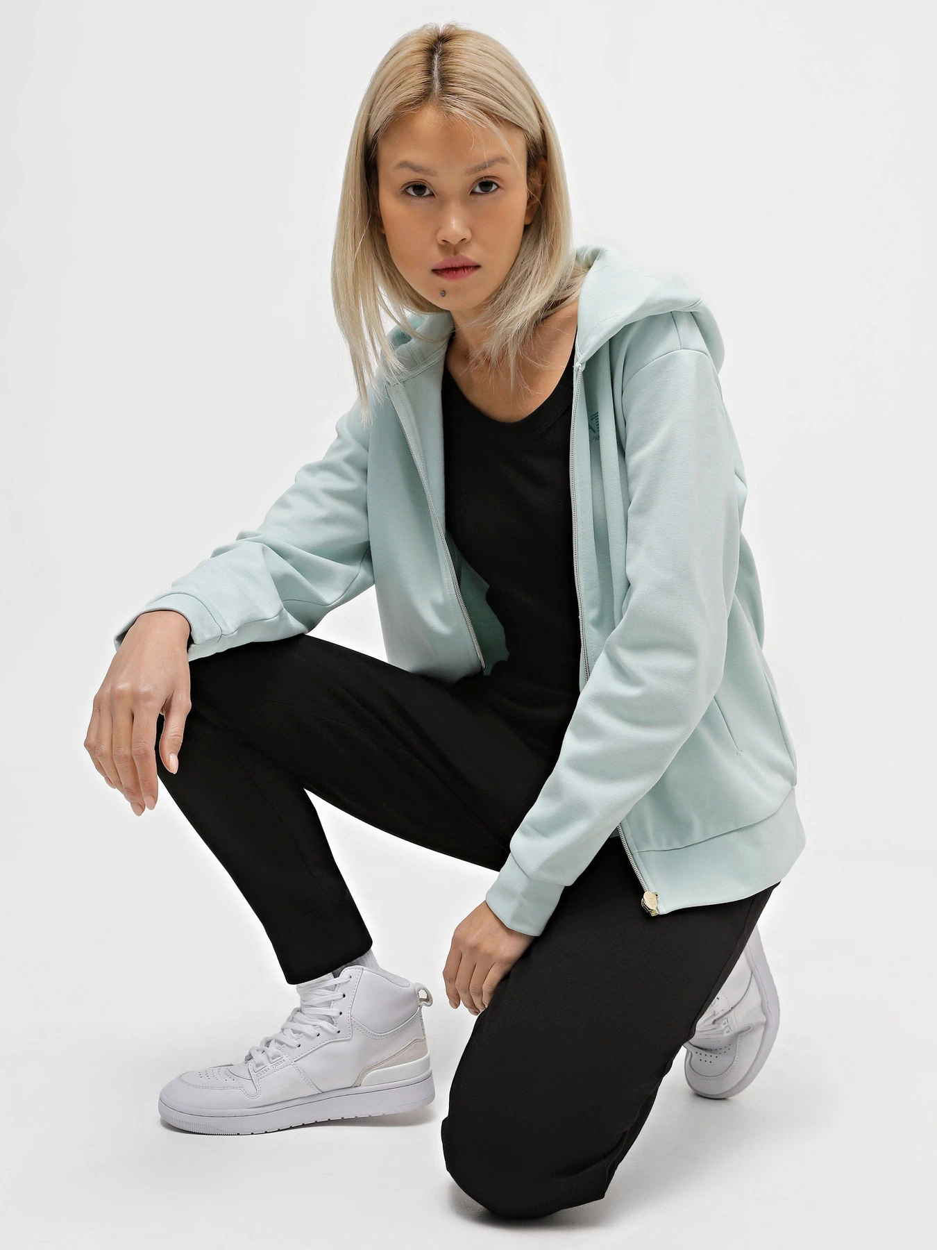Костюми EA7 Logo Series модель 6RTV65-TJQLZ-25BJ Костюми EA7 Logo Series модель 6RTV65-TJQLZ-25BJ Фото